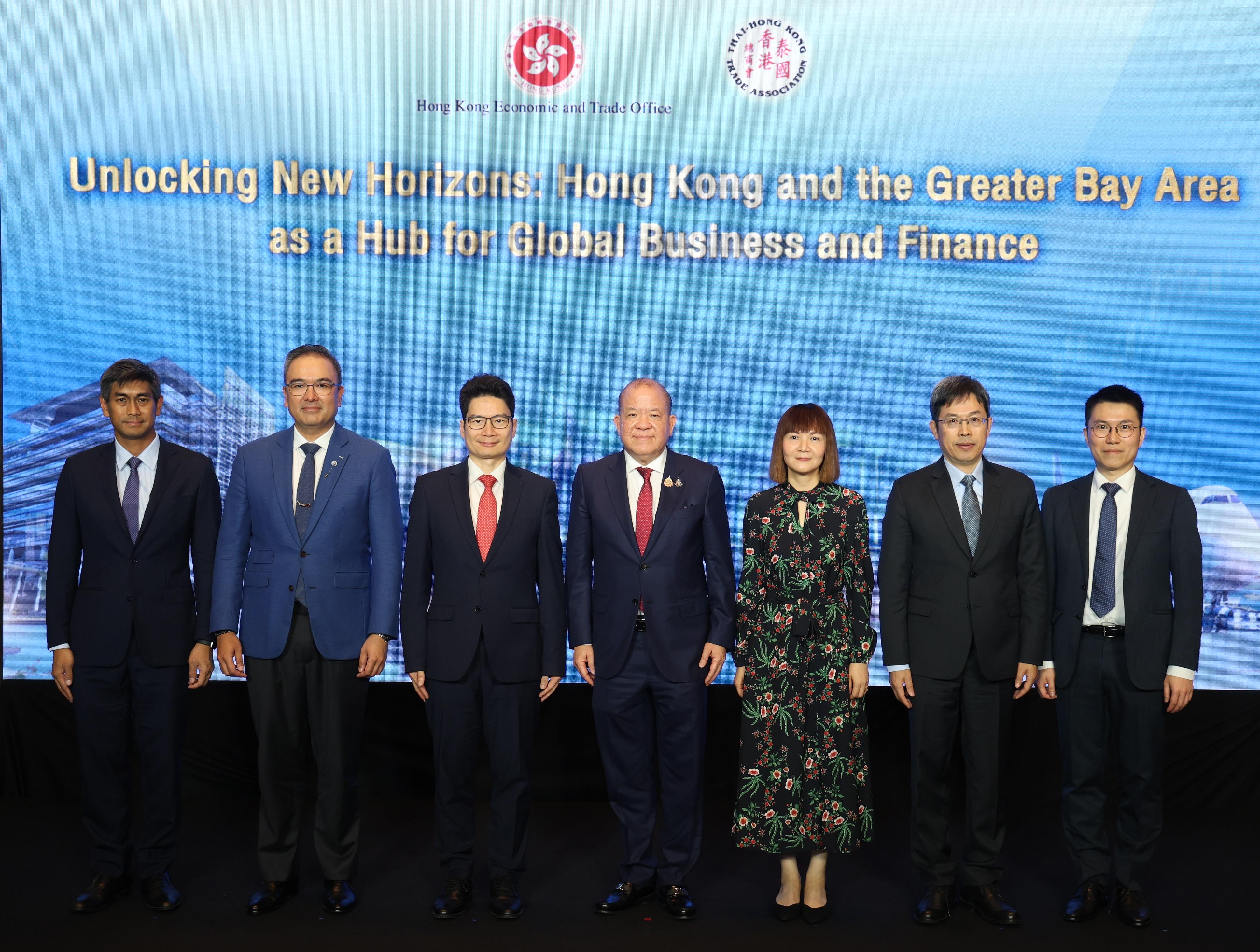 The Hong Kong Economic and Trade Office in Bangkok (Bangkok ETO) hosted a business luncheon in Bangkok, Thailand today (February 13) to promote the business opportunities that Hong Kong can offer Thai enterprises under the Guangdong-Hong Kong-Macao Greater Bay Area development. Photo shows (from right) the Director of the Bangkok ETO, Mr Parson Lam; the Minister Counsellor (Economic and Commercial Affairs) of the Embassy of the People’s Republic of China in the Kingdom of Thailand, Mr Jiang Wei; the Commissioner for the Development of the Guangdong-Hong Kong-Macao Greater Bay Area, Ms Maisie Chan; the Minister of Commerce of Thailand, Mr Pichai Naripthaphan; the Under Secretary for Financial Services and the Treasury, Mr Joseph Chan; the Deputy Director-General of the Department of International Trade Promotion (DITP) of the Ministry of Commerce (MoC) of Thailand, Mr Pornvit Silaon, and the Executive Director of the Office of Overseas Market Development of the DITP of the MoC of Thailand, Mr Nissana Thaveepanit.