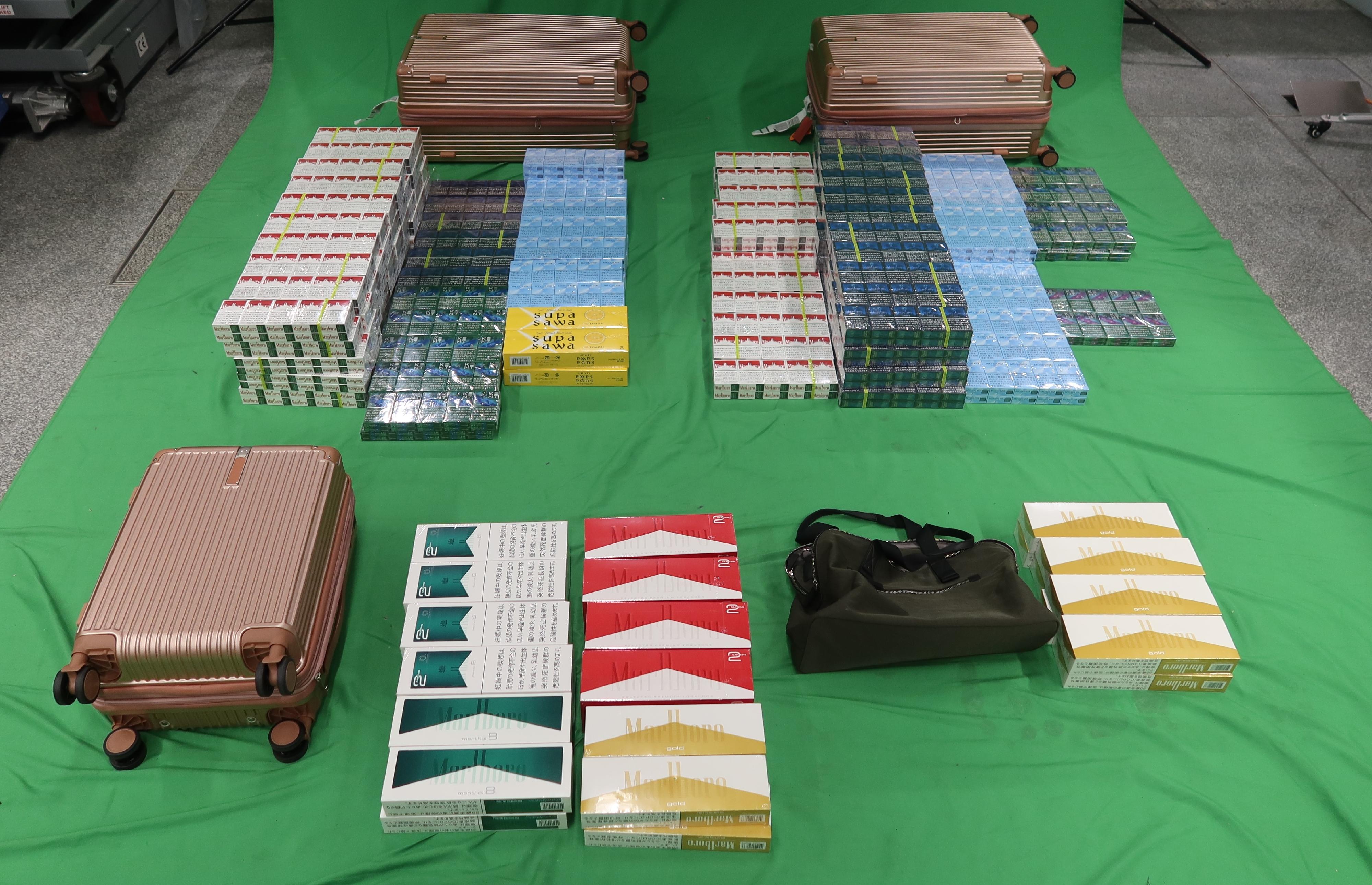 一名入境女旅客因處理未完稅香煙和未有向海關人員作出申報，違反《應課稅品條例》，今日（二月十七日）在西九龍裁判法院被判處監禁六個月及罰款五百元。圖示檢獲的未完稅香煙。