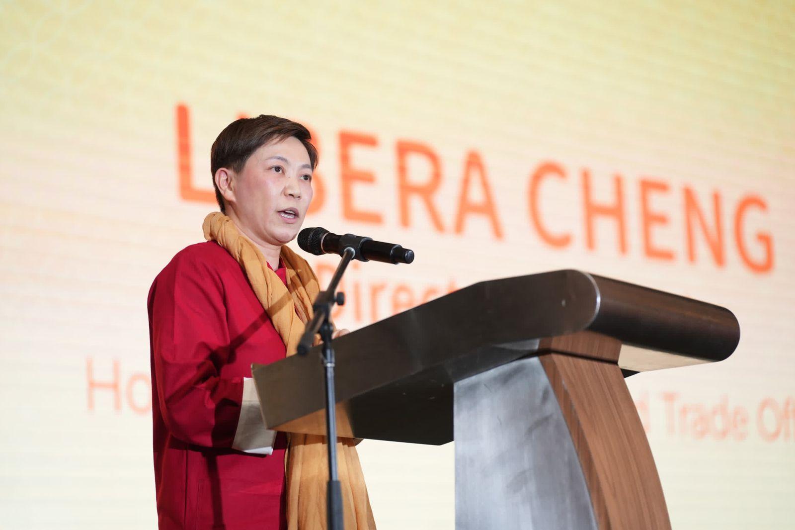 The Hong Kong Economic and Trade Office, Jakarta (HKETO Jakarta) today (February 20) hosted a Chinese New Year dinner in Kuala Lumpur, Malaysia. Photo shows the Director-General of the HKETO Jakarta, Miss Libera Cheng, delivering a welcoming speech.