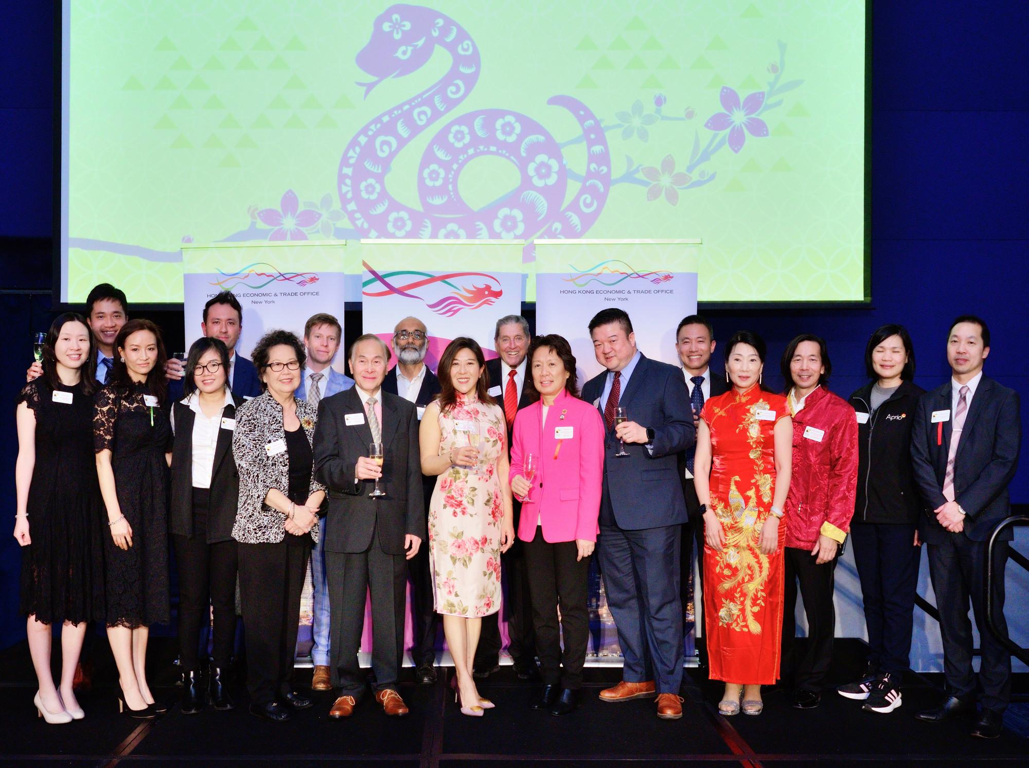 The Hong Kong Economic and Trade Office in New York (New York ETO) celebrated the Year of the Snake with Atlanta, Georgia, at the Hong Kong Spring Reception on February 19 (Atlanta time). Photo shows the Director of New York ETO, Ms Maisie Ho (front row, sixth left), with officiating guests and representatives of the Hong Kong Association of Atlanta. 