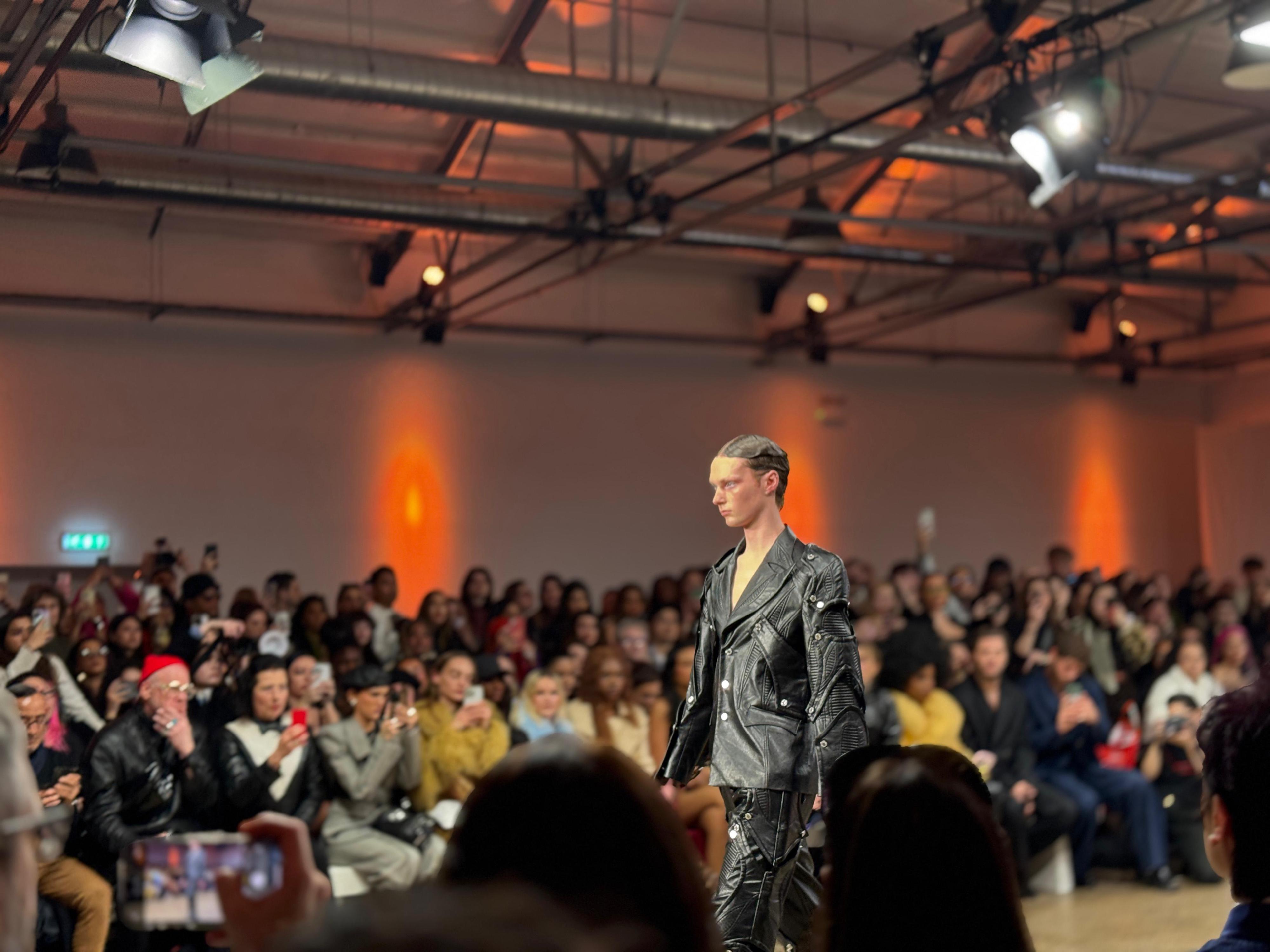 The Hong Kong Economic and Trade Office, London supported Fashion Hong Kong at London Fashion Week AW25 on February 20 (London time), showcasing the collections of four Hong Kong designers. Photo shows the runway show of the event. 