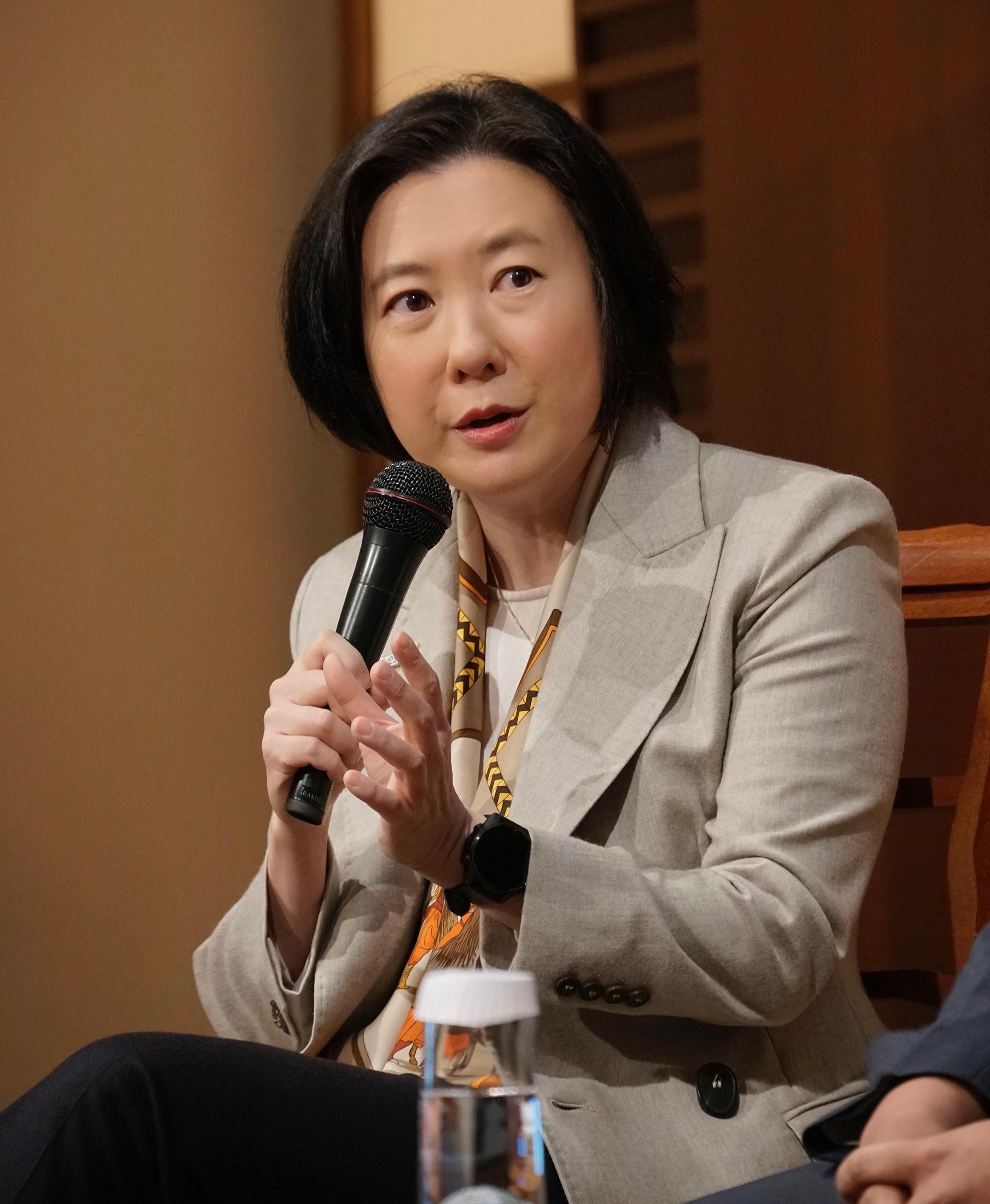 The Director-General of Investment Promotion at Invest Hong Kong, Ms Alpha Lau, spoke at the Economist Intelligence Corporate Network event during her visit in Japan to outline how Hong Kong's favourable business environment has attracted foreign direct investment.