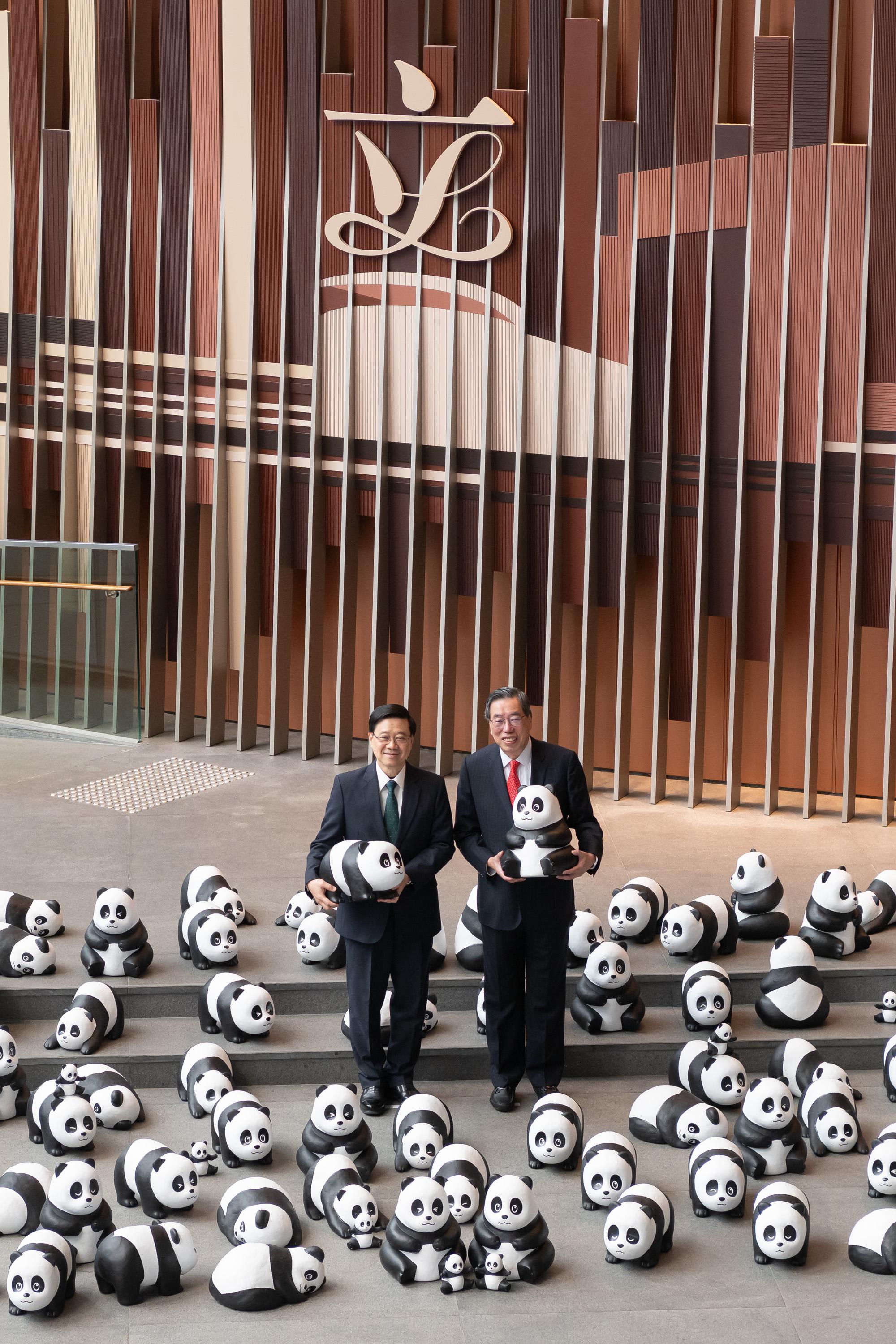 The President of the Legislative Council (LegCo), Mr Andrew Leung, hosts a spring luncheon today (February 21) in the Dining Hall of the LegCo Complex for the Chief Executive, Mr John Lee, Executive Council Members, senior Government officials and LegCo Members. Prior to the spring luncheon, Mr Lee (left) and Mr Leung took photos with the panda sculptures at the Main Lobby of the LegCo Complex.