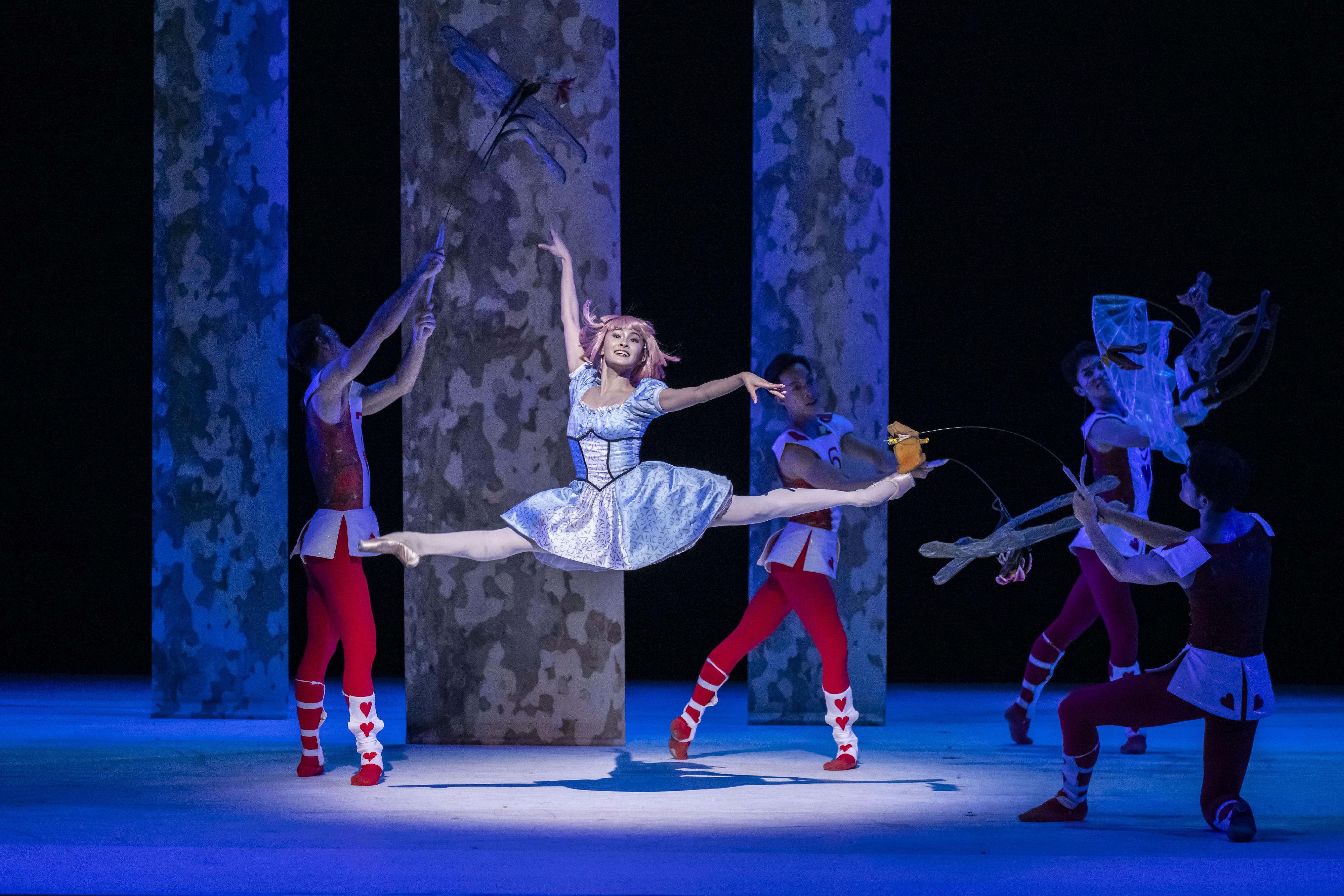 The Hong Kong Economic and Trade Office, Singapore (Singapore ETO) supported and sponsored ALICE (in wonderland) four performances by the Hong Kong Ballet (HKB), one of Asia's premier dance companies, at the Esplanade - Theatres on the Bay, Singapore, which the opening performance was held last evening (February 21). Photo shows a stage photo of ALICE (in wonderland) taken by the Esplanade - Theatres on the Bay, Singapore.