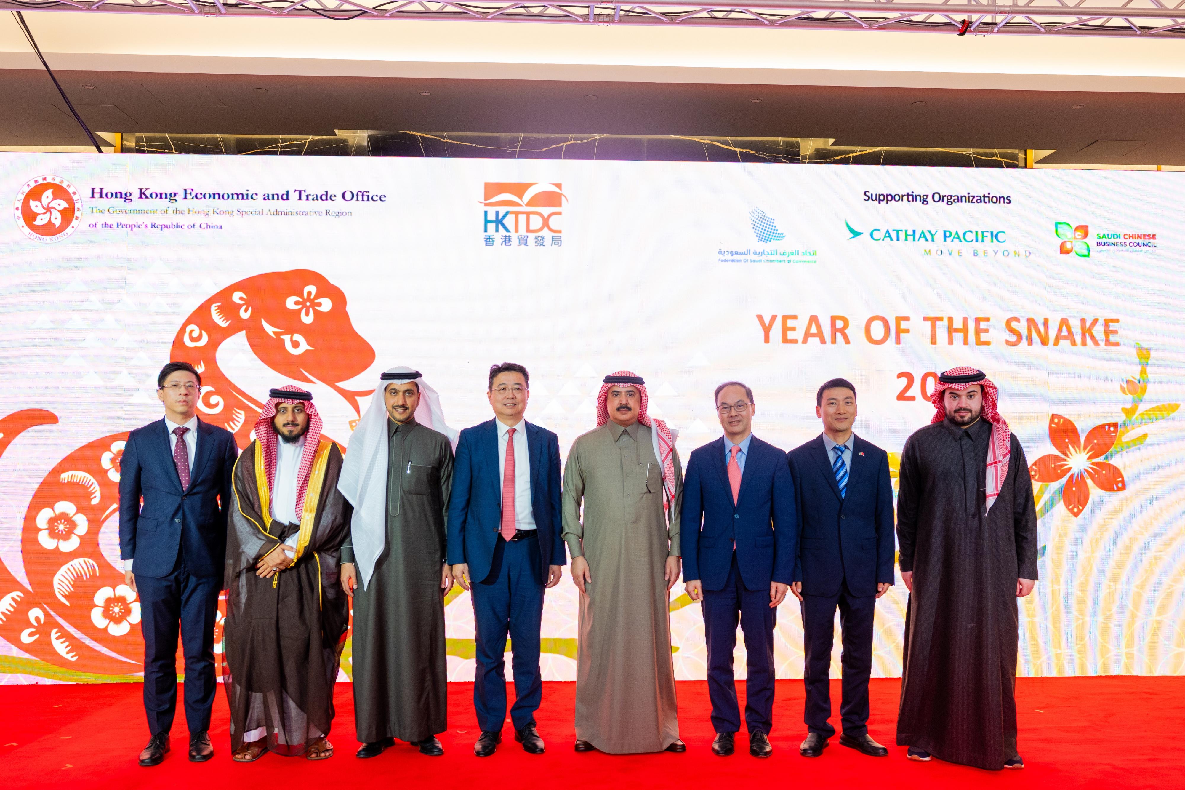 The Hong Kong Economic and Trade Office in Dubai (Dubai ETO), in collaboration with the Hong Kong Trade Development Council (HKTDC), hosted gala dinners in Riyadh, Saudi Arabia on February 24 (Riyadh time) and in Dubai, the United Arab Emirates on February 25 (Dubai time). Guests attending the dinner in Dubai are pictured on the stage, including the Chairman of the Saudi Chinese Business Council, Mr Mohammed Al Ajlan (fourth right); Legislative Council Member and Associate Vice-President of Lingnan University, Professor Lau Chi-pang (fourth left); the Acting Director-General of the Dubai ETO, Mr Leo Poon (first left), and the Regional Director of Middle East and Africa of the HKTDC, Mr Daniel Lam (third right).