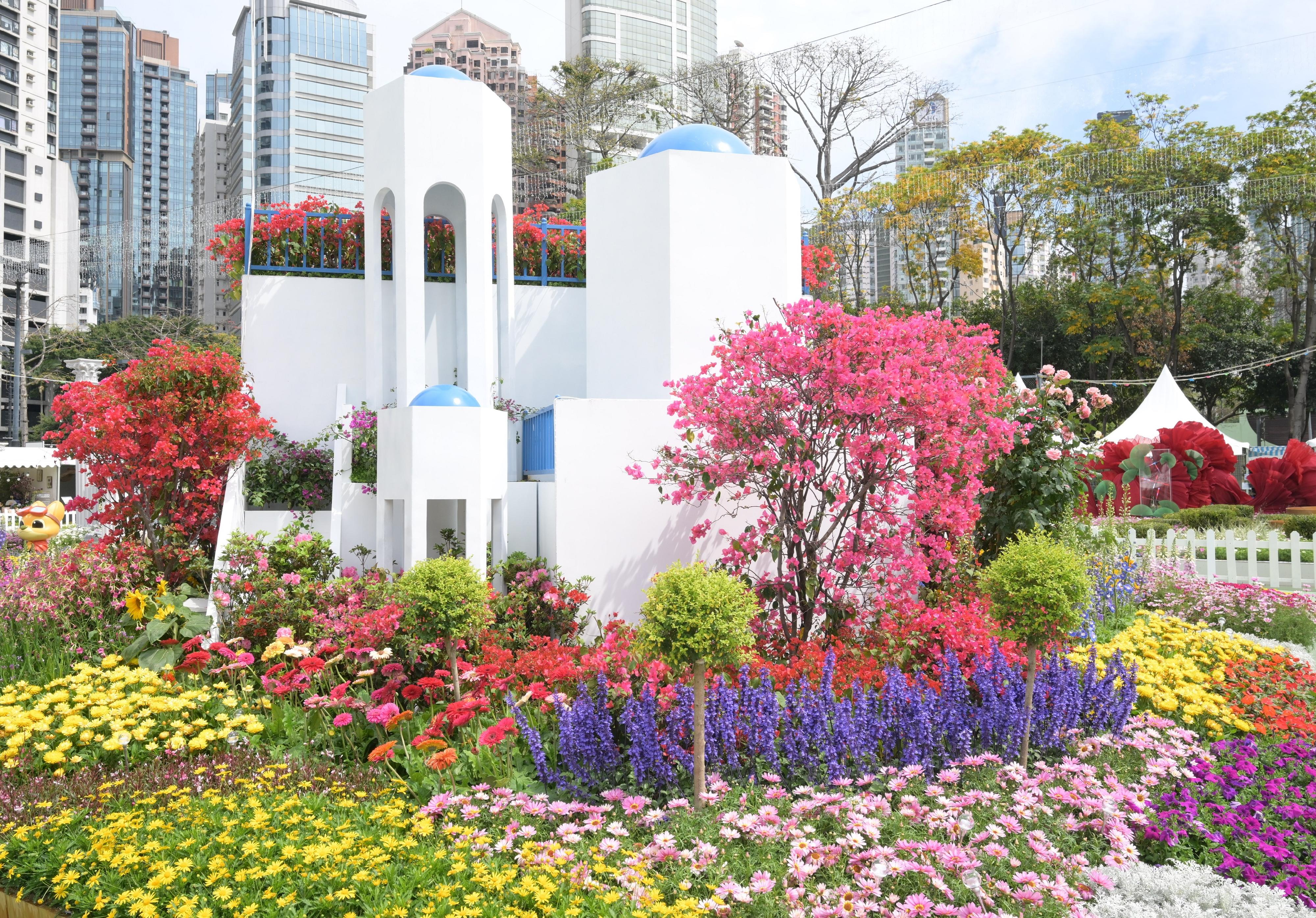 二○二五年香港花卉展覽明日（三月十四日）至三月二十三日在維多利亞公園舉行，今年的主題花是秋英，並以「綻放英姿」為主題。會場的中軸線悉心設計以環遊世界為主題的大型園林造景，圖示「浪遊歐洲」園景。