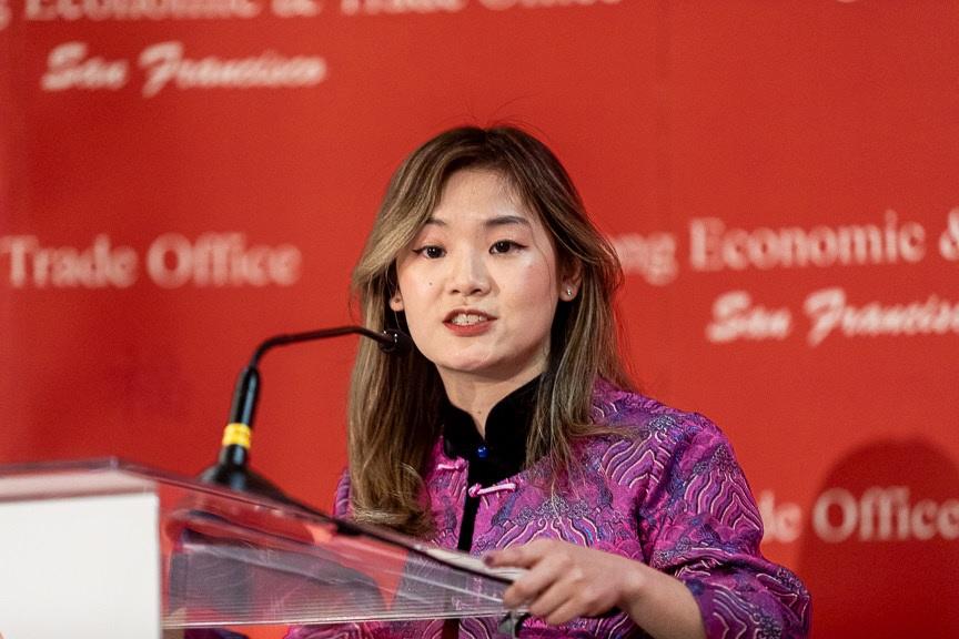 The Hong Kong Economic and Trade Office in San Francisco (HKETO San Francisco) hosted a series of spring receptions to ring in the Year of the Snake with support from Cathay Pacific. The Acting Director of HKETO San Francisco, Ms Iris Wong, spoke at the spring reception in Seattle on February 21 (Seattle time).