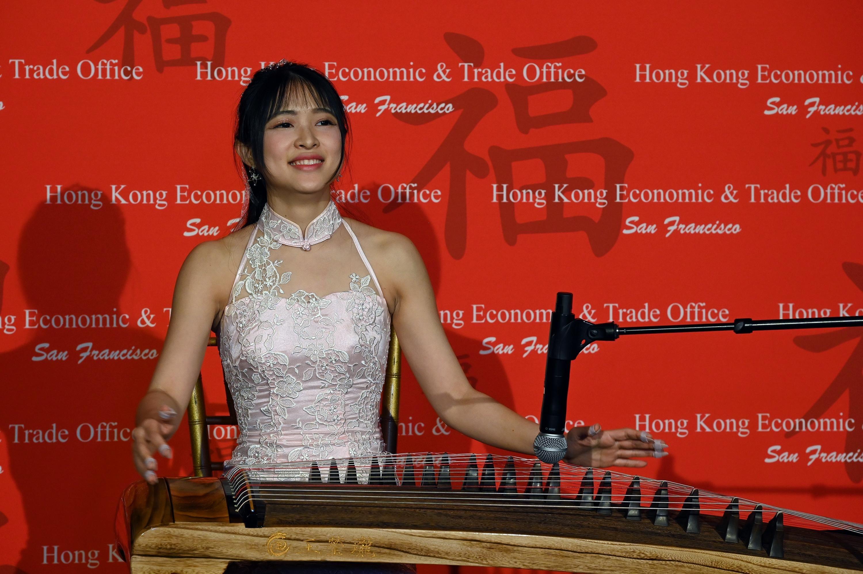 The Hong Kong Economic and Trade Office in San Francisco hosted a series of spring receptions to ring in the Year of the Snake with support from Cathay Pacific. Melody Ho, celebrated Guzheng musician from Hong Kong, performed at the spring reception in Los Angeles on February 24 (Los Angeles time).