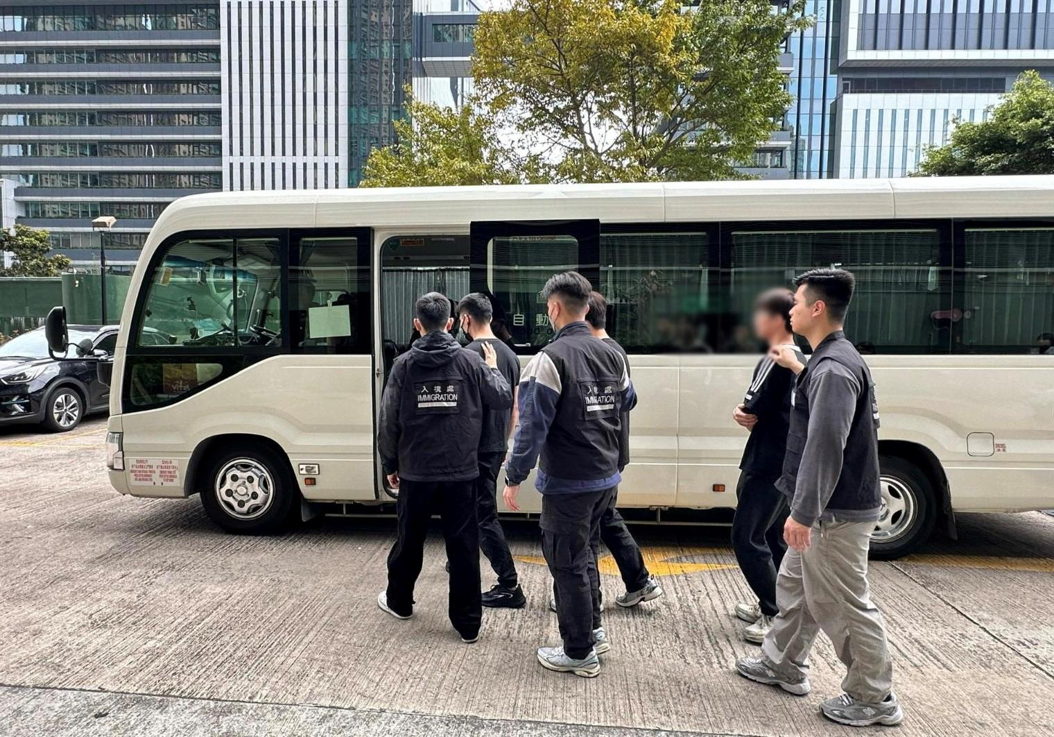 The Immigration Department mounted a series of territory-wide anti-illegal worker operations codenamed "Contribute", "Fastrack" and "Twilight", and a joint operation with the Hong Kong Police Force codenamed "Windsand", for four consecutive days from March 10 to yesterday (March 13). Photo shows suspected illegal workers arrested during an operation.
