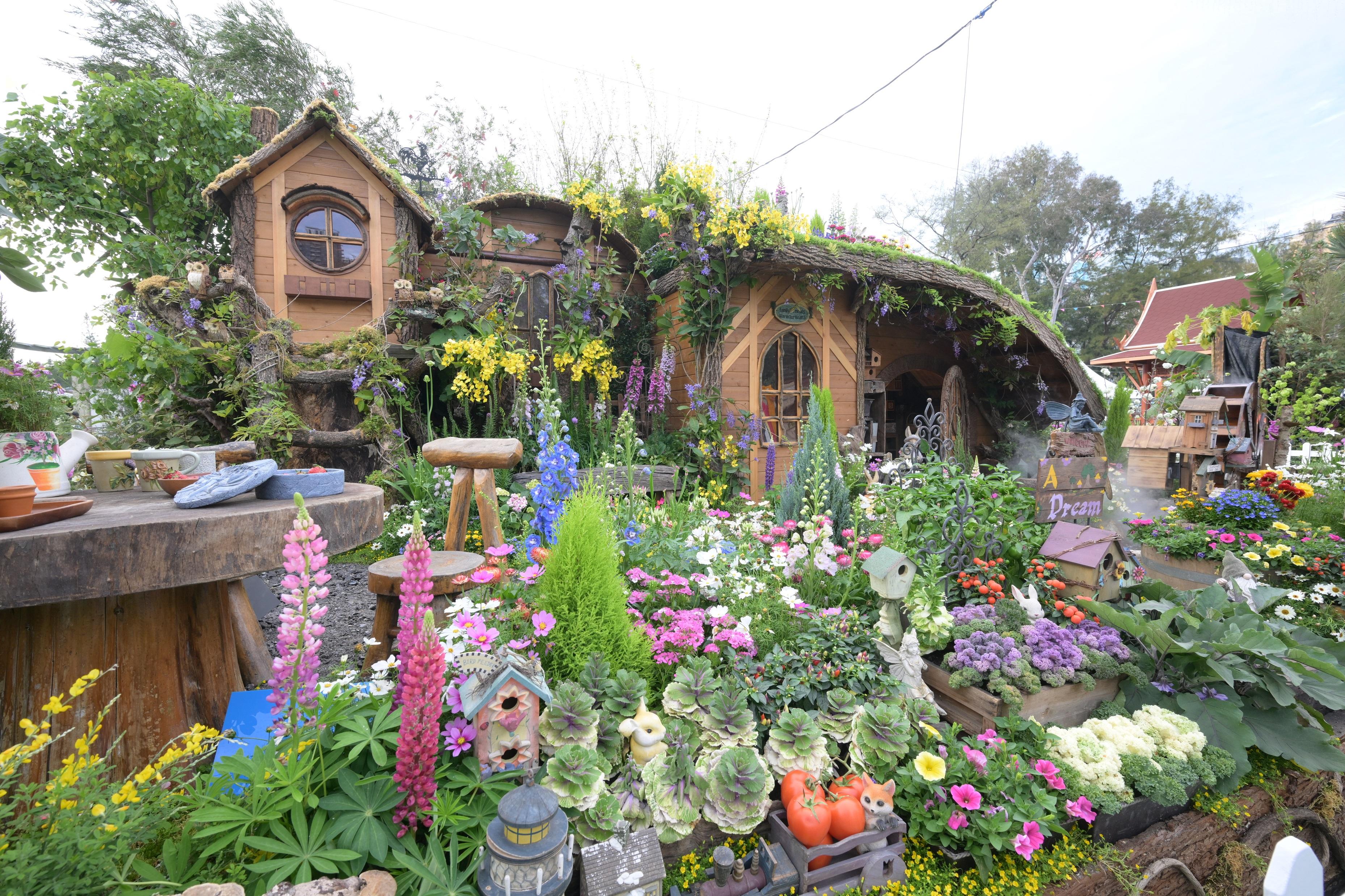 The winners of the plant exhibit competition, which is one of the major activities of the Hong Kong Flower Show, were announced today (March 15). Photo shows the winning garden plot of the Leisure and Cultural Services Department Western Style Garden Plot Competition.
