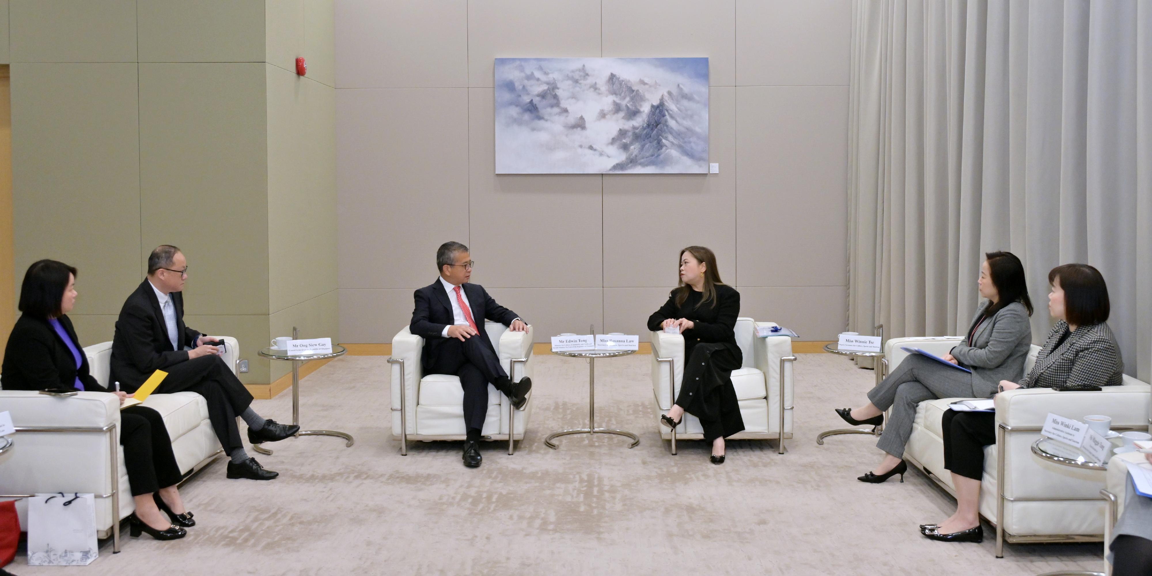 The Secretary for Culture, Sports and Tourism, Miss Rosanna Law (third right), today (March 17) met with Singapore's Minister for Culture, Community and Youth and Second Minister for Law, Mr Edwin Tong (third left). They shared views on culture, tourism and sports policies and explored opportunities of collaborations.