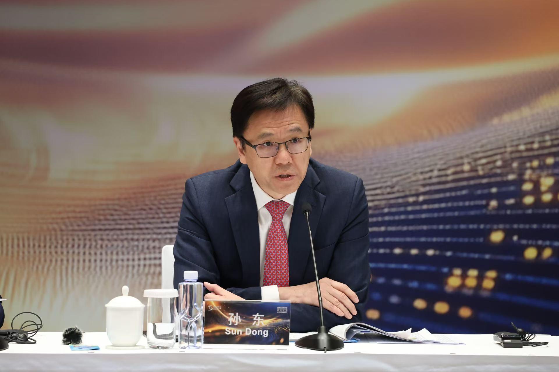The Secretary for Innovation, Technology and Industry, Professor Sun Dong, speaks at the press conference of the World Internet Conference Asia-Pacific Summit in Beijing today (March 17).