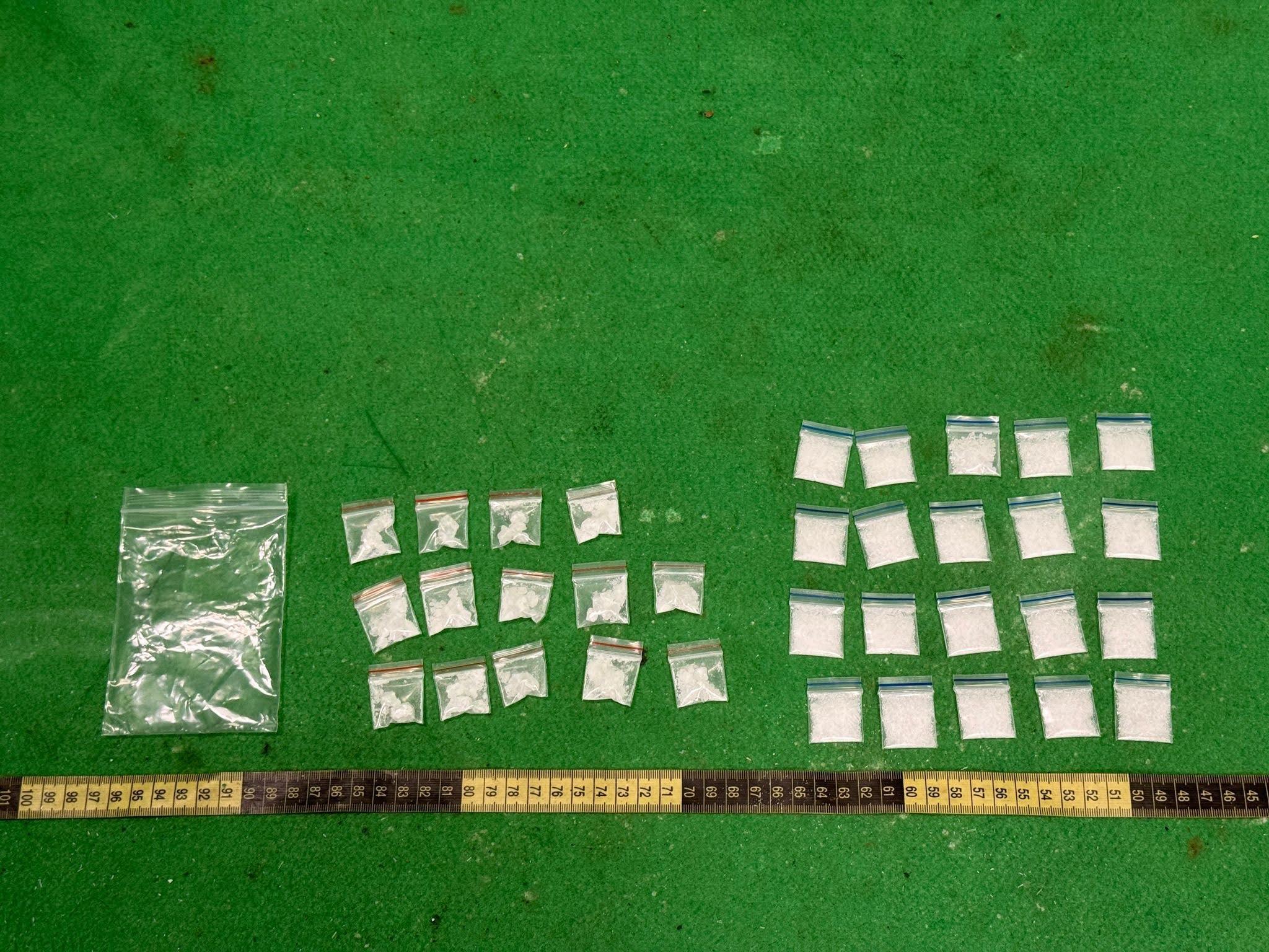 Hong Kong Customs on March 11 and yesterday (March 17) seized a total of about 6 kilograms of suspected ketamine and about 8 grams of suspected methamphetamine, with an estimated market value of over $2.8 million, at Hong Kong International Airport and in Kwai Chung. Photo show the suspected ketamine seized from the vehicle of the arrested person.

