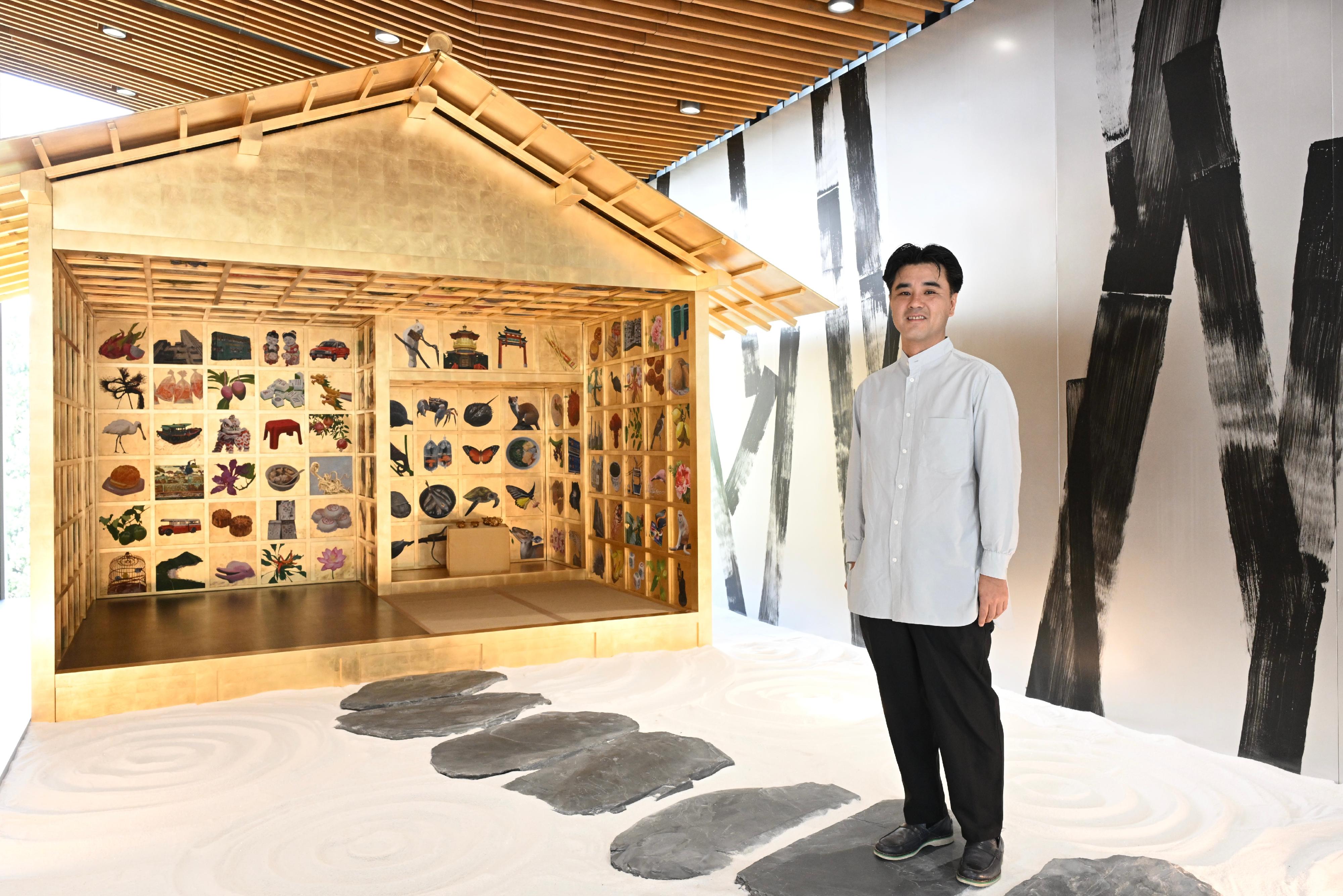 A new exhibition of the Oil Street Art Space (Oi!), "Oi! Spotlight: The Golden Realm By Toyofuku Ryo", will be on display from tomorrow (March 22) to August 17. Photo shows artist Toyofuku Ryo and his installation the "Golden Tearoom".