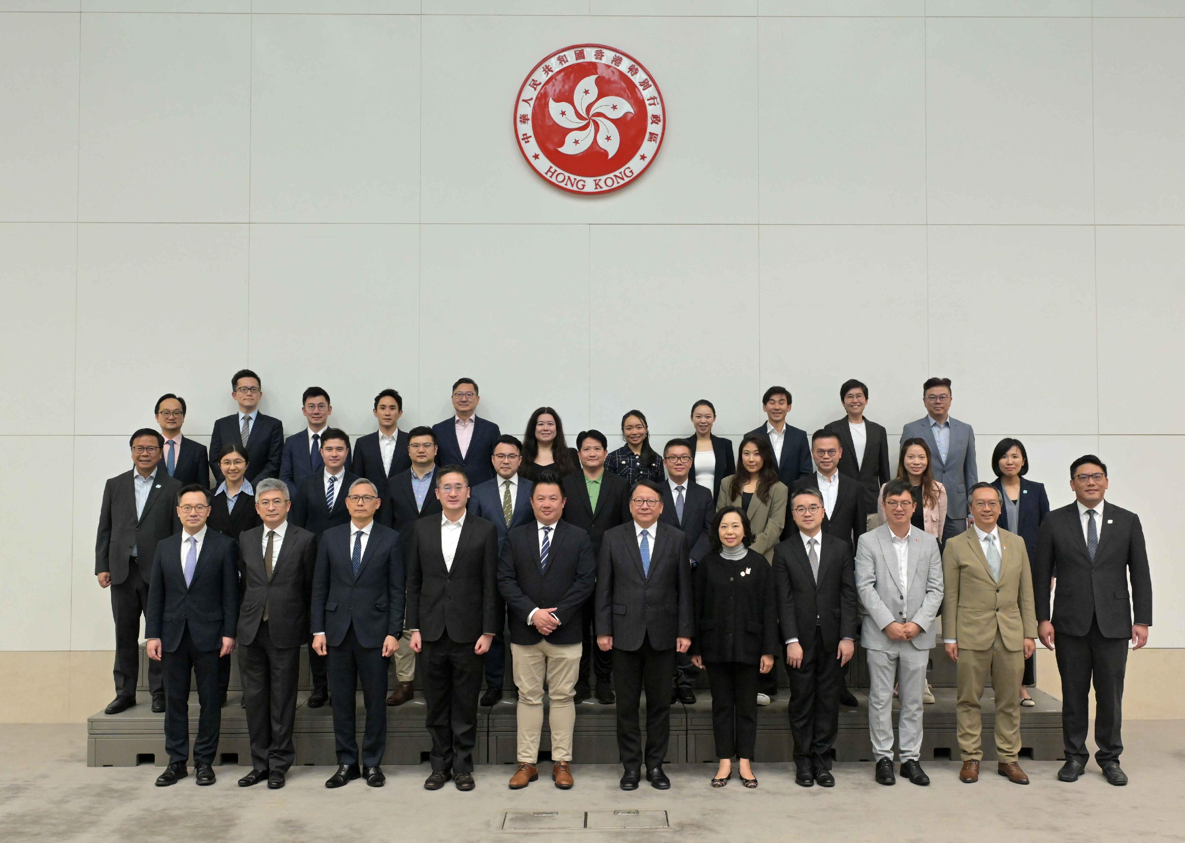 The Chief Secretary for Administration, Mr Chan Kwok-ki, today (March 27) chaired the 18th meeting of the Youth Development Commission (YDC). Photo shows (front row, fifth to seventh from left) the Vice-Chairman of the YDC, Mr Kenneth Leung; Mr Chan; the Secretary for Home and Youth Affairs, Miss Alice Mak, and other government officials and members of the Commission.