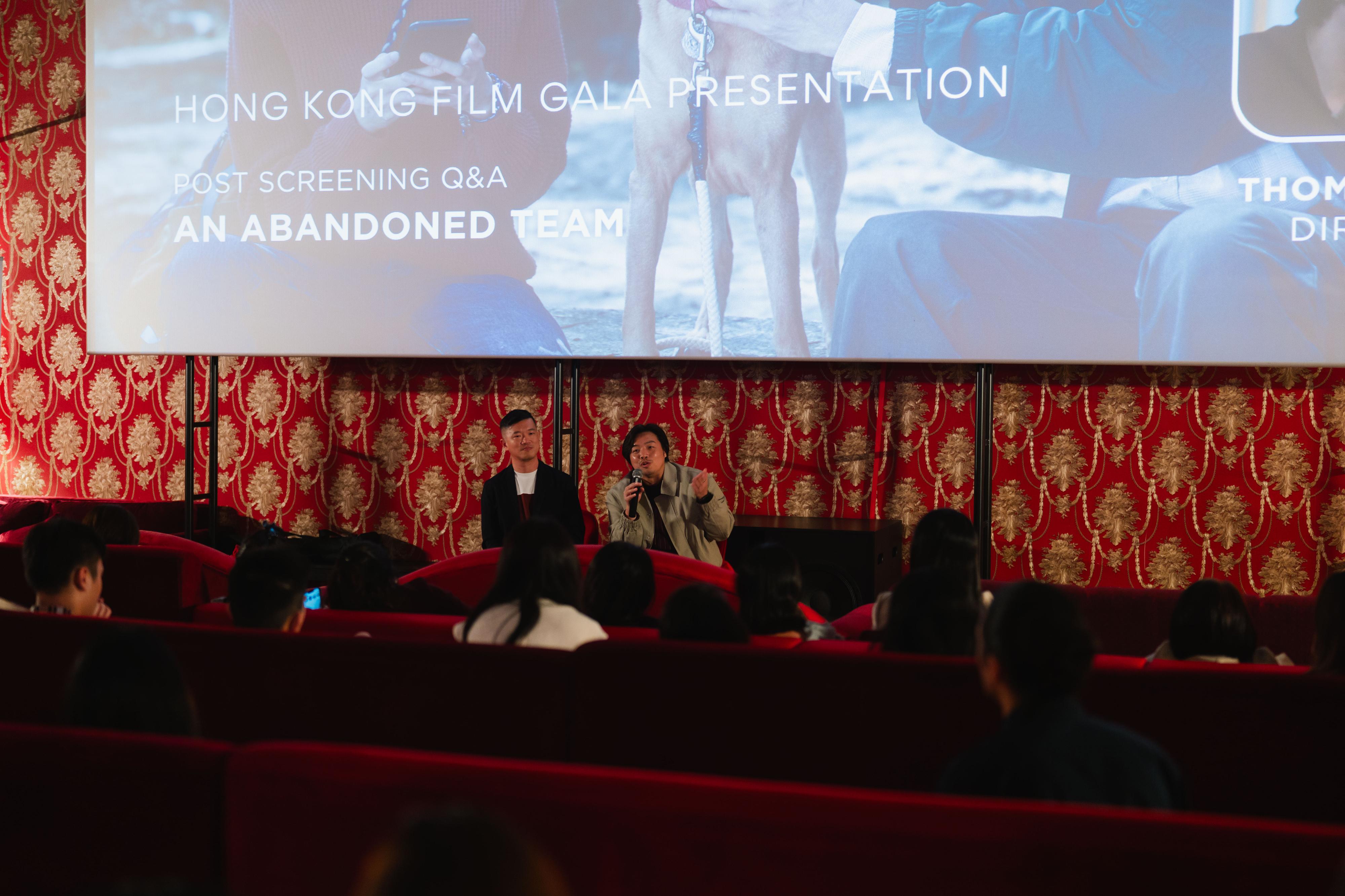 The Hong Kong Film Gala Presentation returned to Dubai, the United Arab Emirates, from March 22 to 28 to showcase a selection of eight new and classic Hong Kong films to local audiences. Hong Kong director Thomas Lee (right) exchanged views with the audience at the sharing session after the screening of the opening film "An Abandoned Team", next to him was film critic Patrick Suen.

