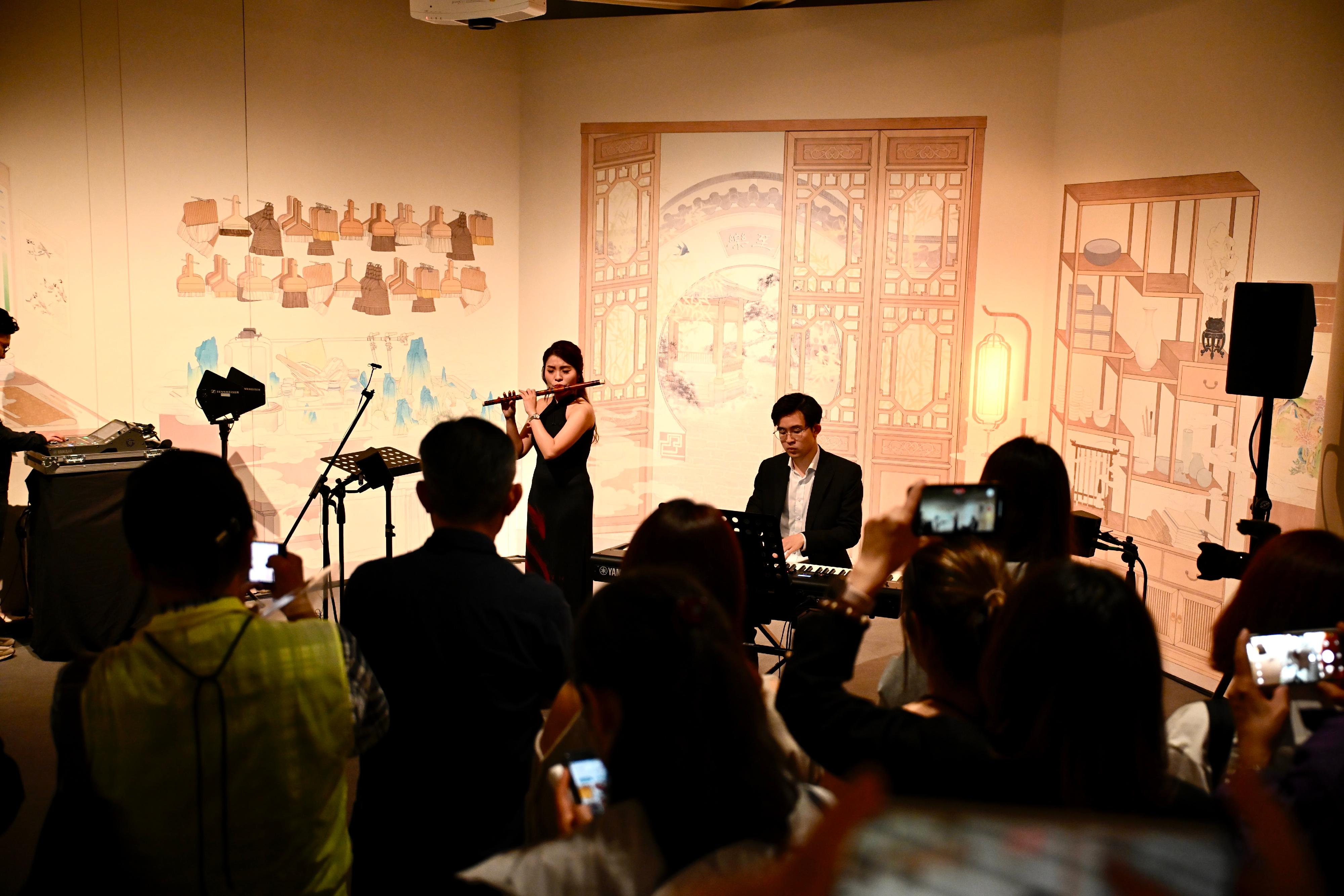 The Museum Summit 2025 was held for two consecutive days. Photo shows the attendees enjoying the Summit Night held yesterday (March 28) at the Hong Kong Museum of Art.