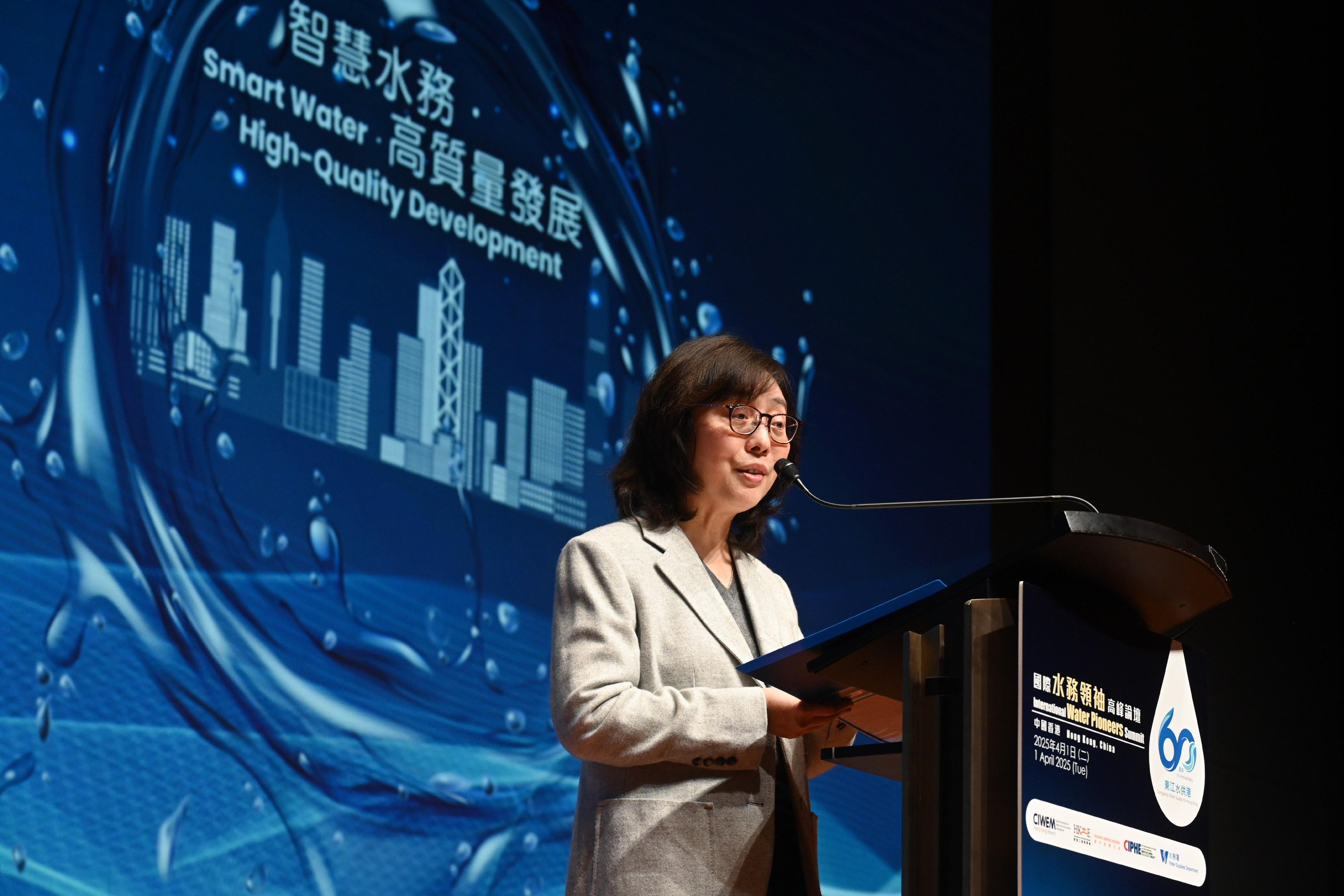 The opening ceremony of the International Water Pioneers Summit was held today (April 1). Photo shows the Secretary for Development, Ms Bernadette Linn, speaking at the opening ceremony.