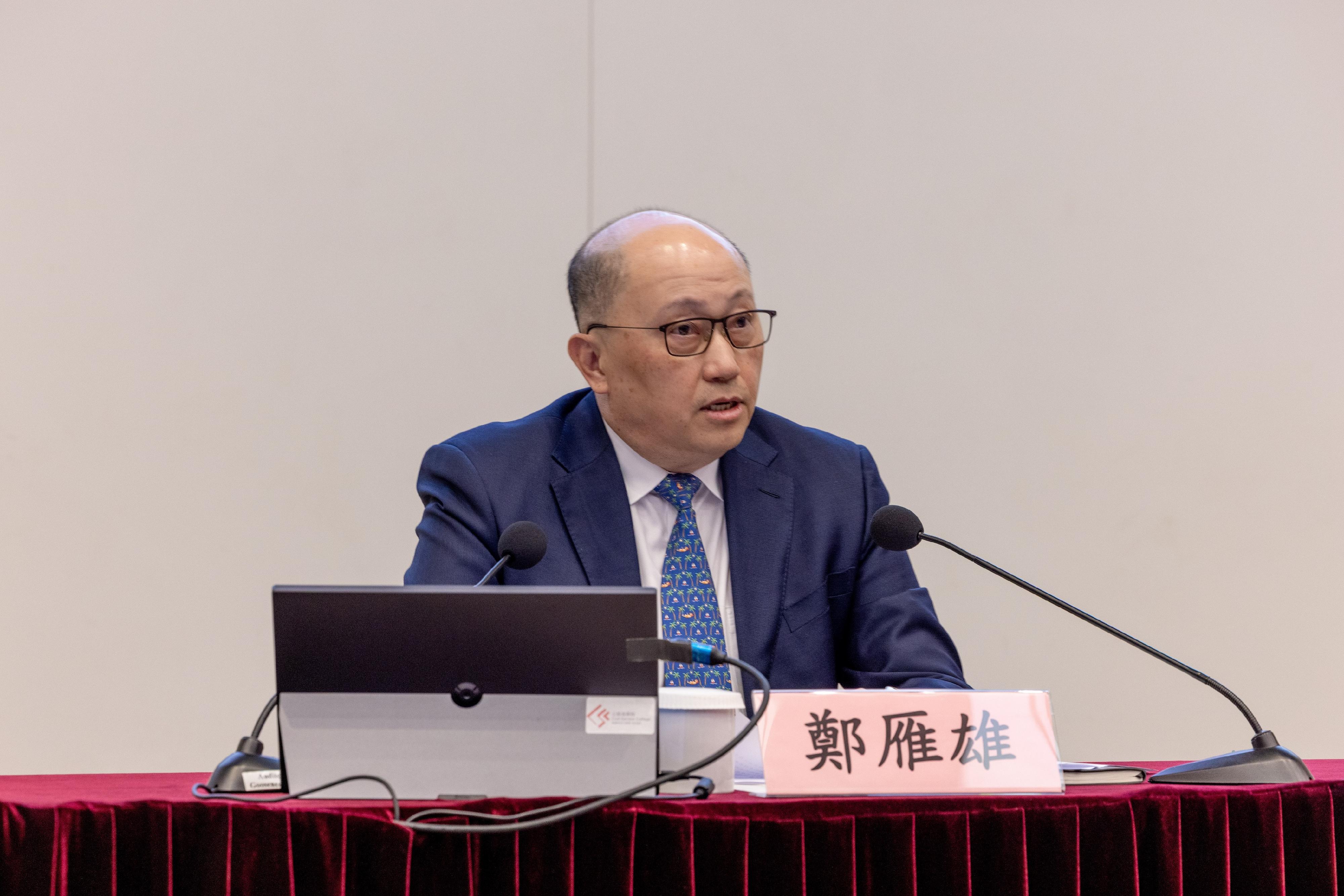 The Hong Kong Special Administrative Region (HKSAR) Government today (April 3) held a seminar on learning the spirit of the "two sessions" at the Central Government Offices. Photo shows the Director of the Liaison Office of the Central People's Government in the HKSAR, Mr Zheng Yanxiong, sharing his views at the seminar.