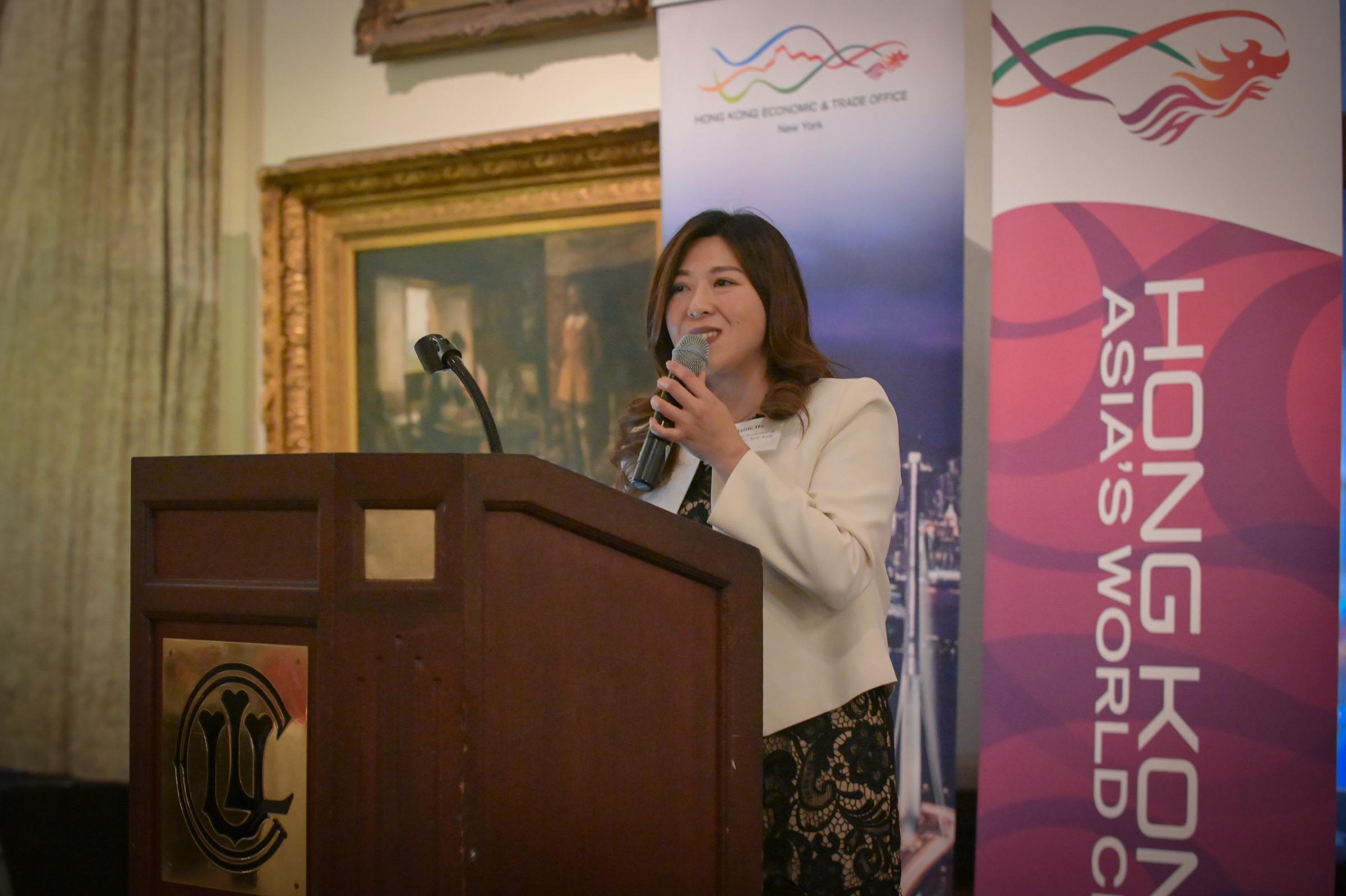 The Hong Kong Economic and Trade Office in New York (New York ETO) hosted its spring reception in Chicago on April 3 (Chicago time). Photo shows the Director of the New York ETO, Ms Maisie Ho, delivering her welcome remarks.
