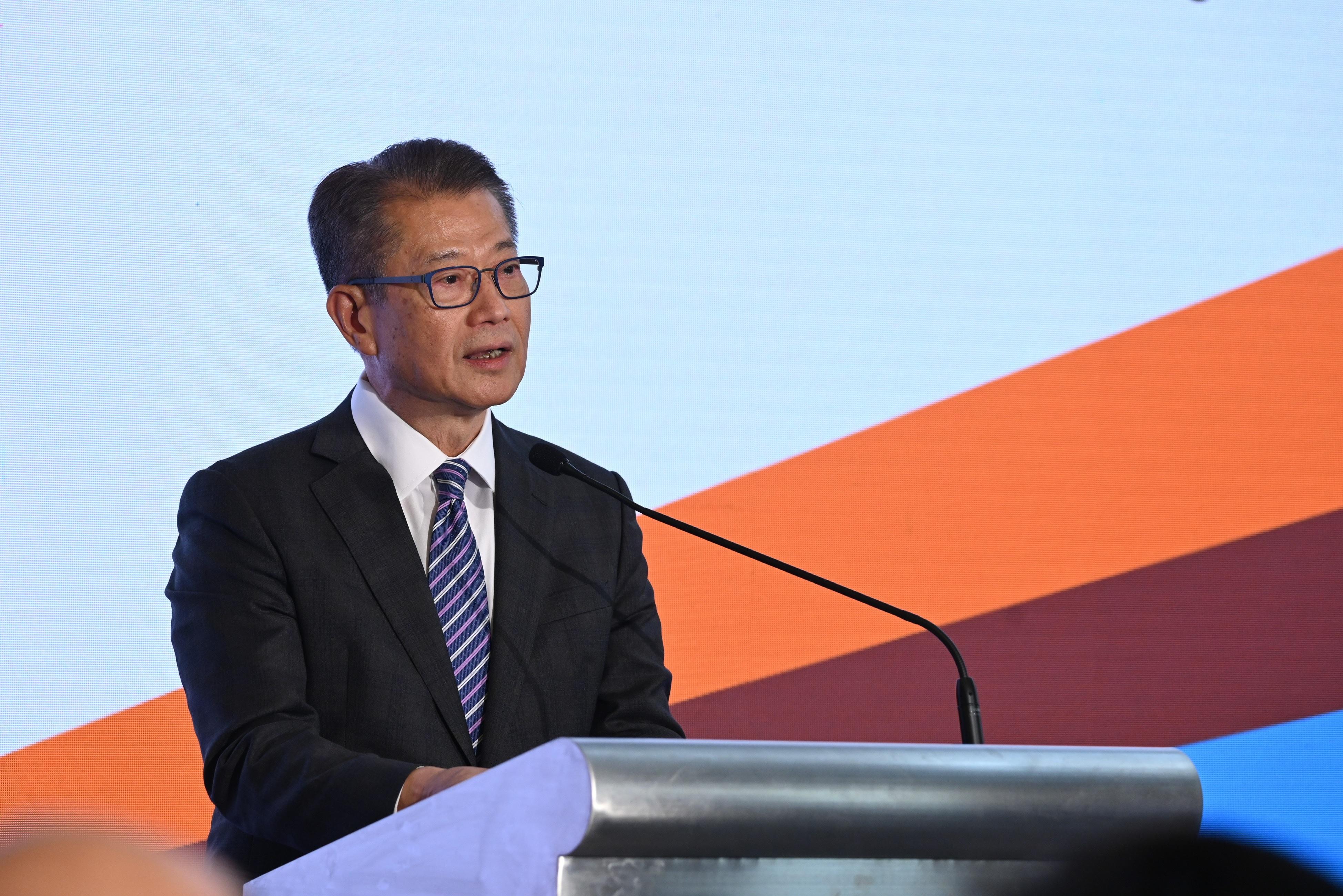 The Financial Secretary, Mr Paul Chan, speaks at the Hong Kong Science and Technology Parks Corporation Co-Acceleration Programme Fund Launch and Partnership Signing Ceremony today (April 7).
