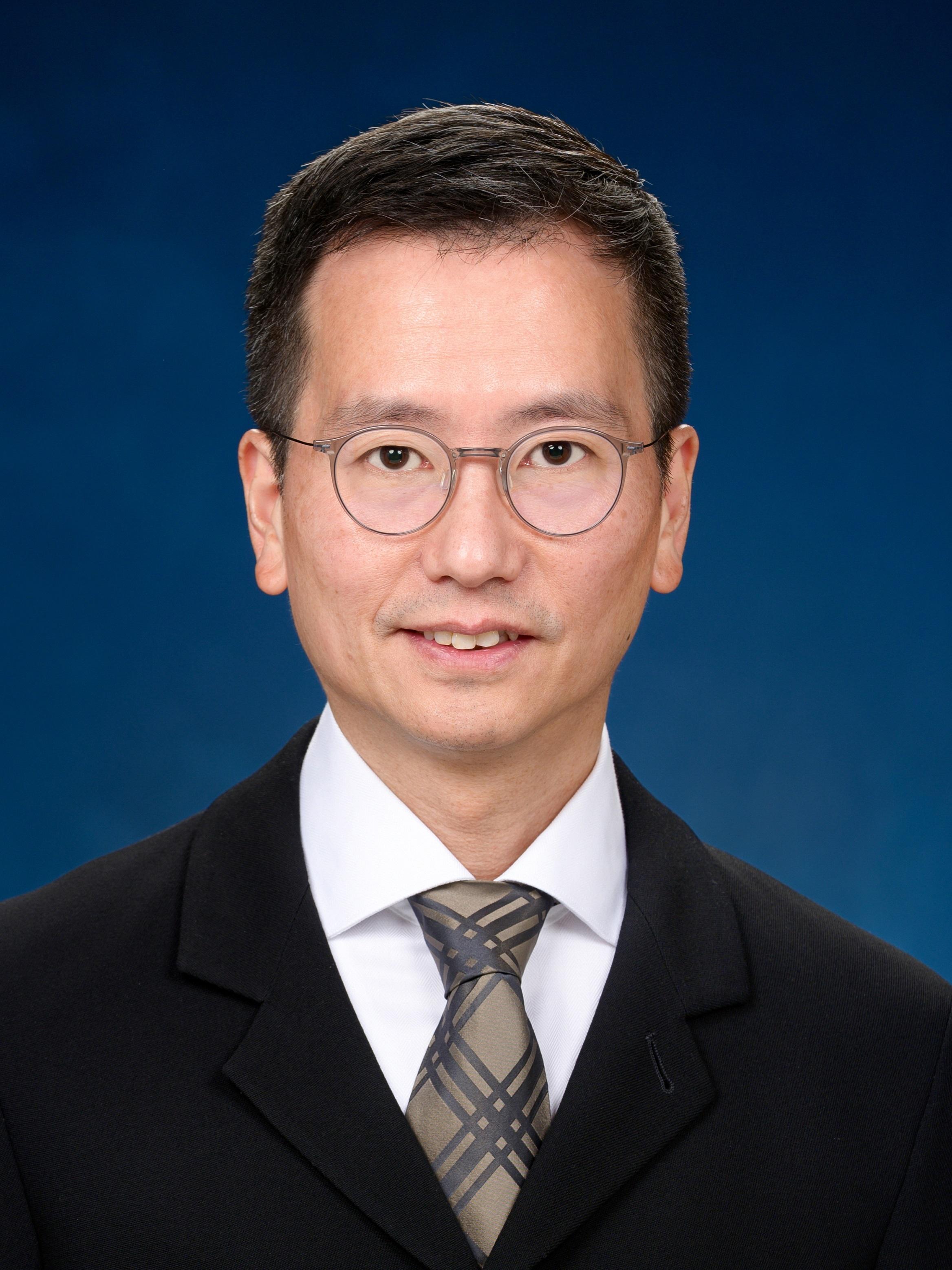 現任屋宇署副署長何鎮雄將於二○二五年四月十三日出任屋宇署署長。