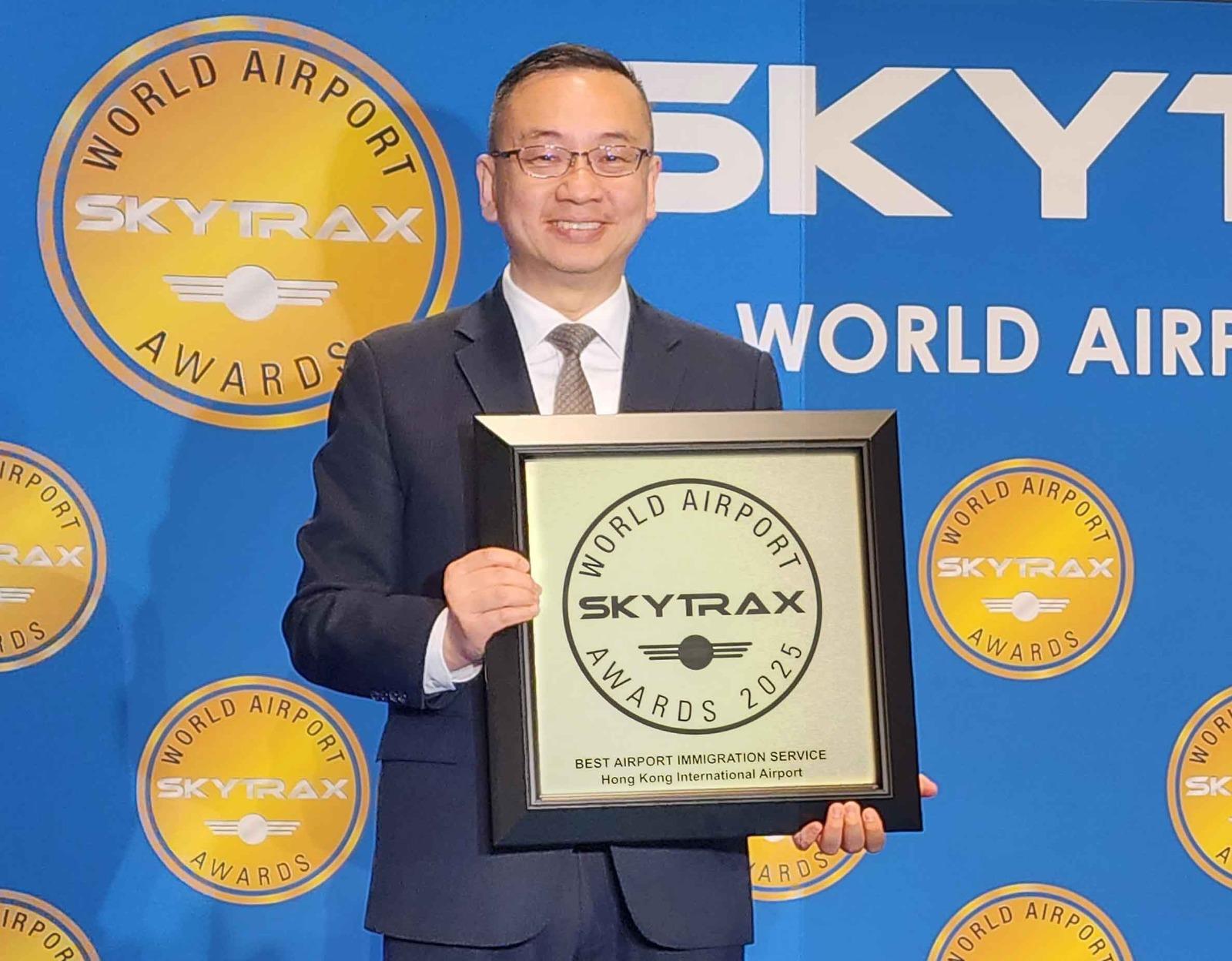 The Hong Kong Immigration Department has been voted the winner of the 2025 Skytrax Award for Best Airport Immigration Service in the World Passenger Survey commissioned by Skytrax, an international specialist research agent of the air transport industry. Photo shows the Director of Immigration, Mr Benson Kwok, receiving the 2025 Best Airport Immigration Service Award in Madrid, Spain, on April 9 (Madrid time).