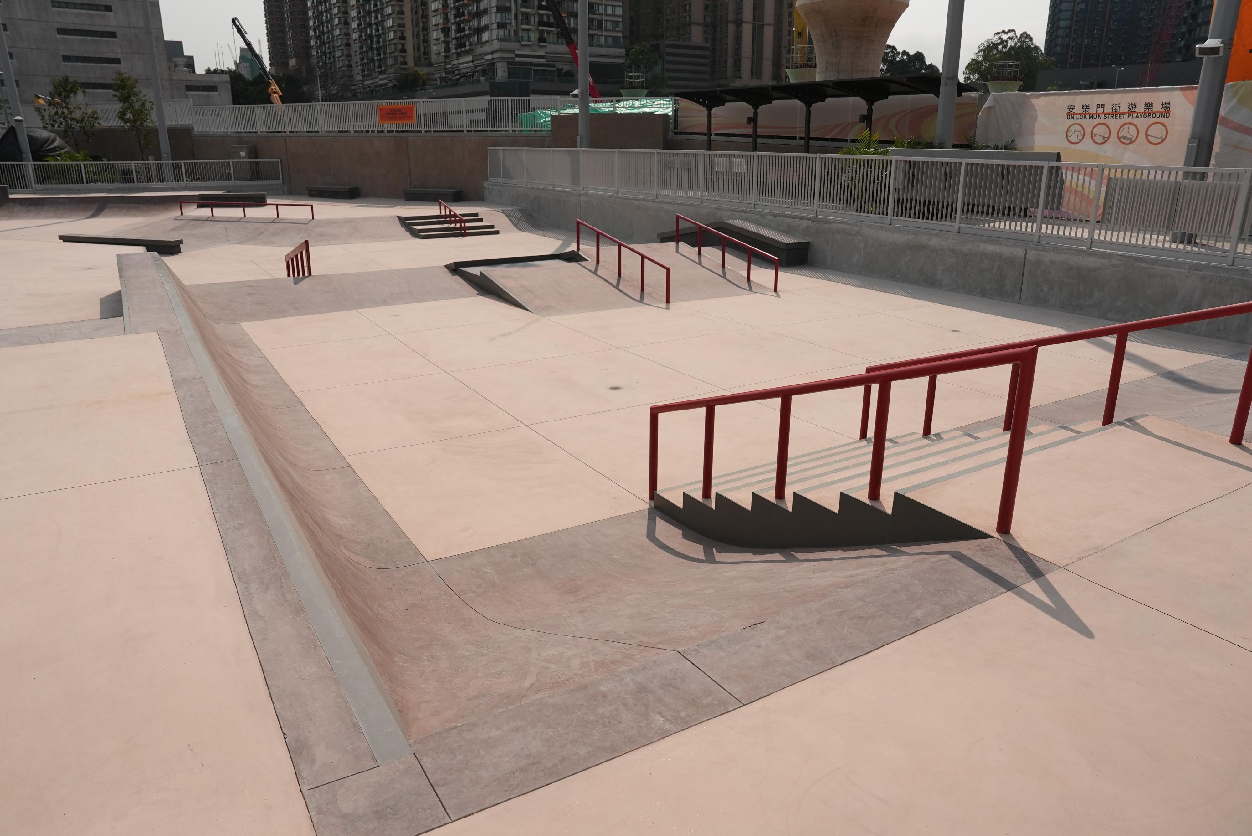 The reprovisioned On Lok Mun Street Playground in Fanling opens today (April 12) to provide the public with a variety of extreme sports facilities that meet international standards. Photo shows extreme sports facility at the playground, the street course.