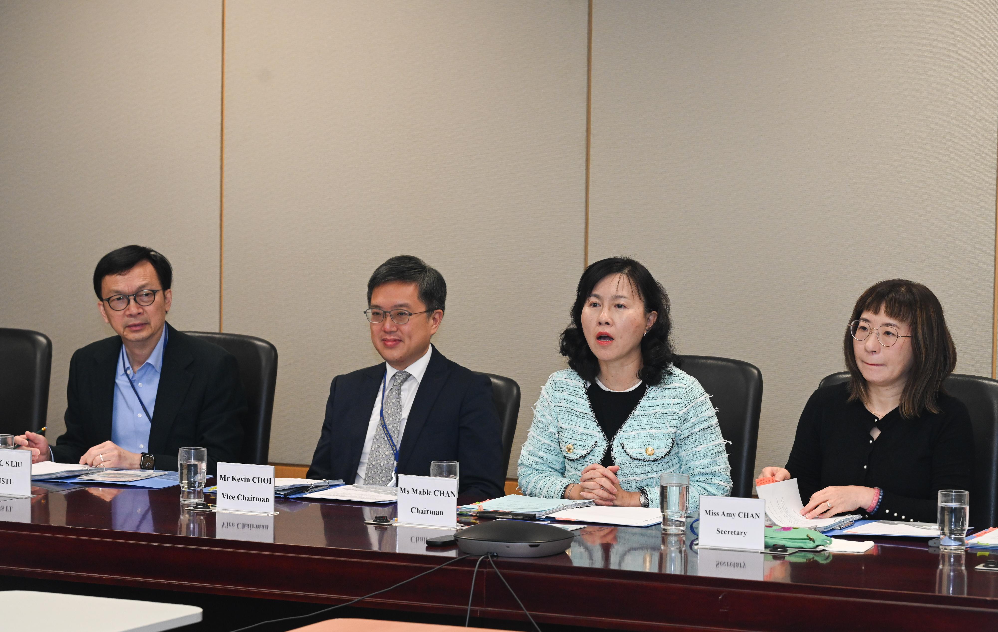 The Hong Kong Logistics Development Council convened a meeting today (April 14) at which the Secretary of Transport and Logistics and Chairman of LOGSCOUNCIL, Ms Mable Chan (second right), listened to the views of the logistics industry on the reckless tariff imposition by the United States, and discussed how to tackle the situation together. The Permanent Secretary for Transport and Logistics, Mr Kevin Choi (second left); the Under Secretary for Transport and Logistics, Mr Liu Chun-san (first left); and Deputy Secretary for Transport and Logistics, Miss Amy Chan (first right), also attended the meeting.