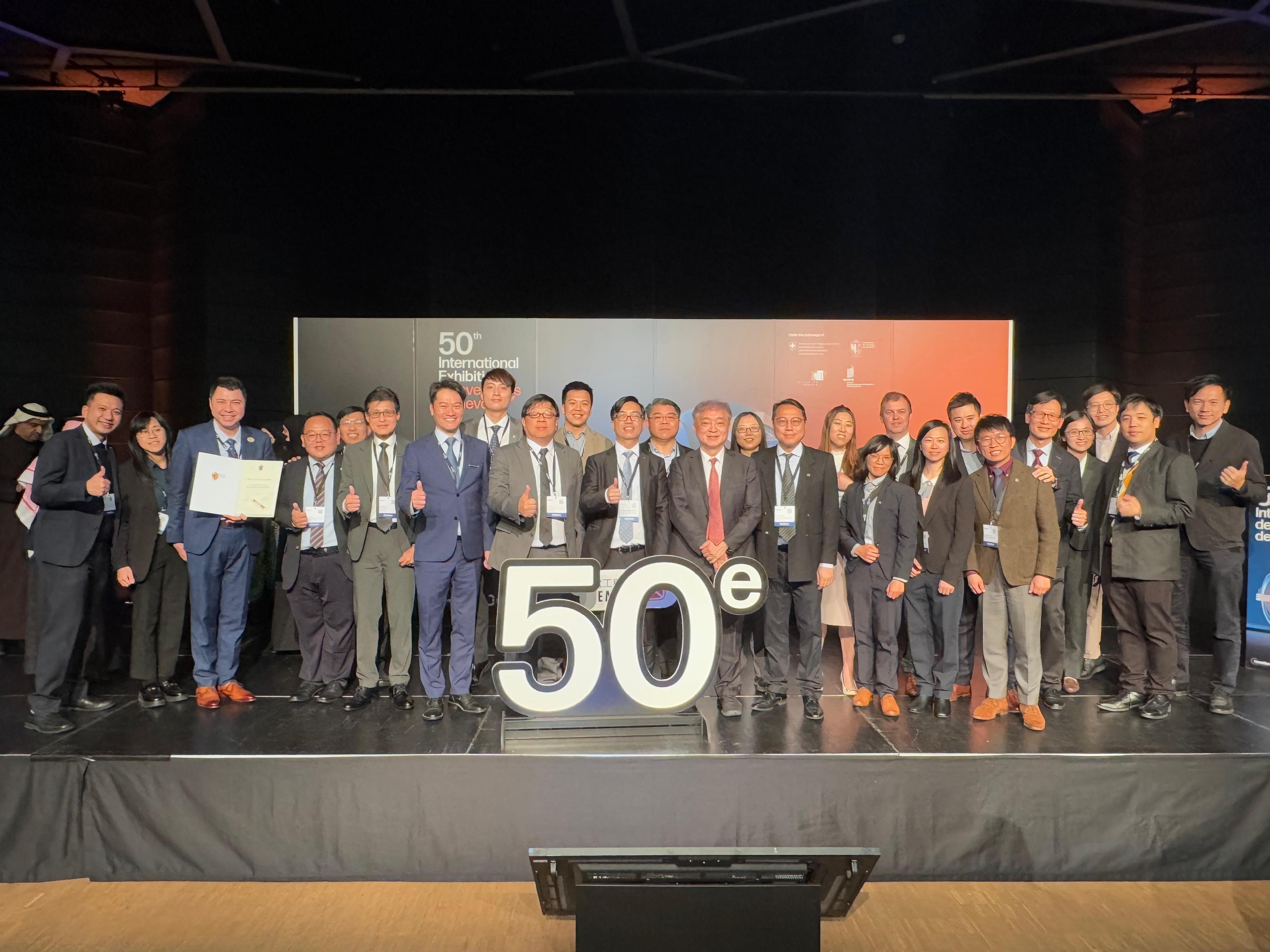 The Development Bureau, Electrical and Mechanical Services Department, and Drainage Services Department participated in the 50th International Exhibition of Inventions of Geneva and won numerous prizes.