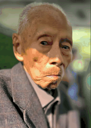 八十九歲男子梁鏗身高約一點七米，體重約五十公斤，瘦身材，尖面型，黃皮膚及蓄短白髮。他最後露面時身穿灰色長袖裇衫、黑色長褲、藍色鞋及攜有一個深色斜孭袋。