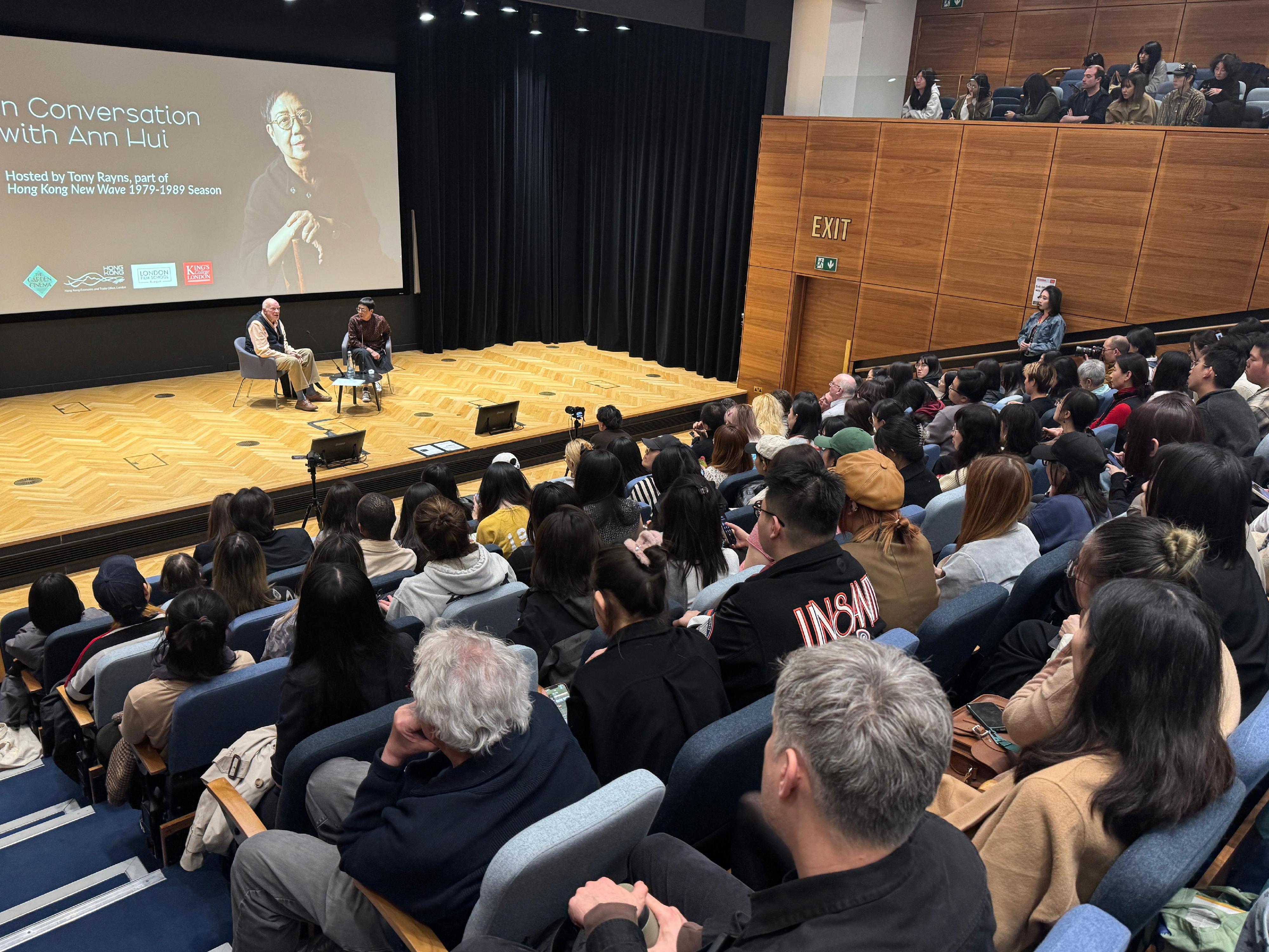 The Hong Kong Economic and Trade Office, London supported the Chinese Cinema Project in presenting the Hong Kong New Wave: 1979 - 1989 Film Festival from April 1 to May 16 (London time) in London. Photo shows director Ann Hui engaging in a dynamic exchange with film critics, students and the audience at the masterclass.