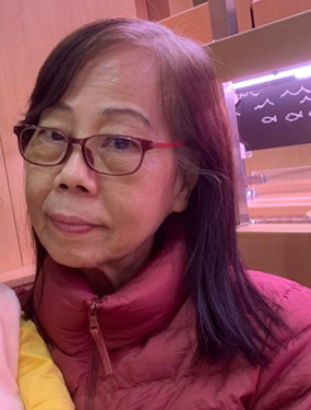 Chan Fung-siu, Susanna, aged 68, is about 1.5 metres tall, 43 kilograms in weight and of thin build. She has a long face with yellow complexion and long grey and white hair. She was last seen wearing a blue T-shirt, black trousers, grey and white sneakers, a pair of glasses and a pink mask and carrying a blue and black luggage.