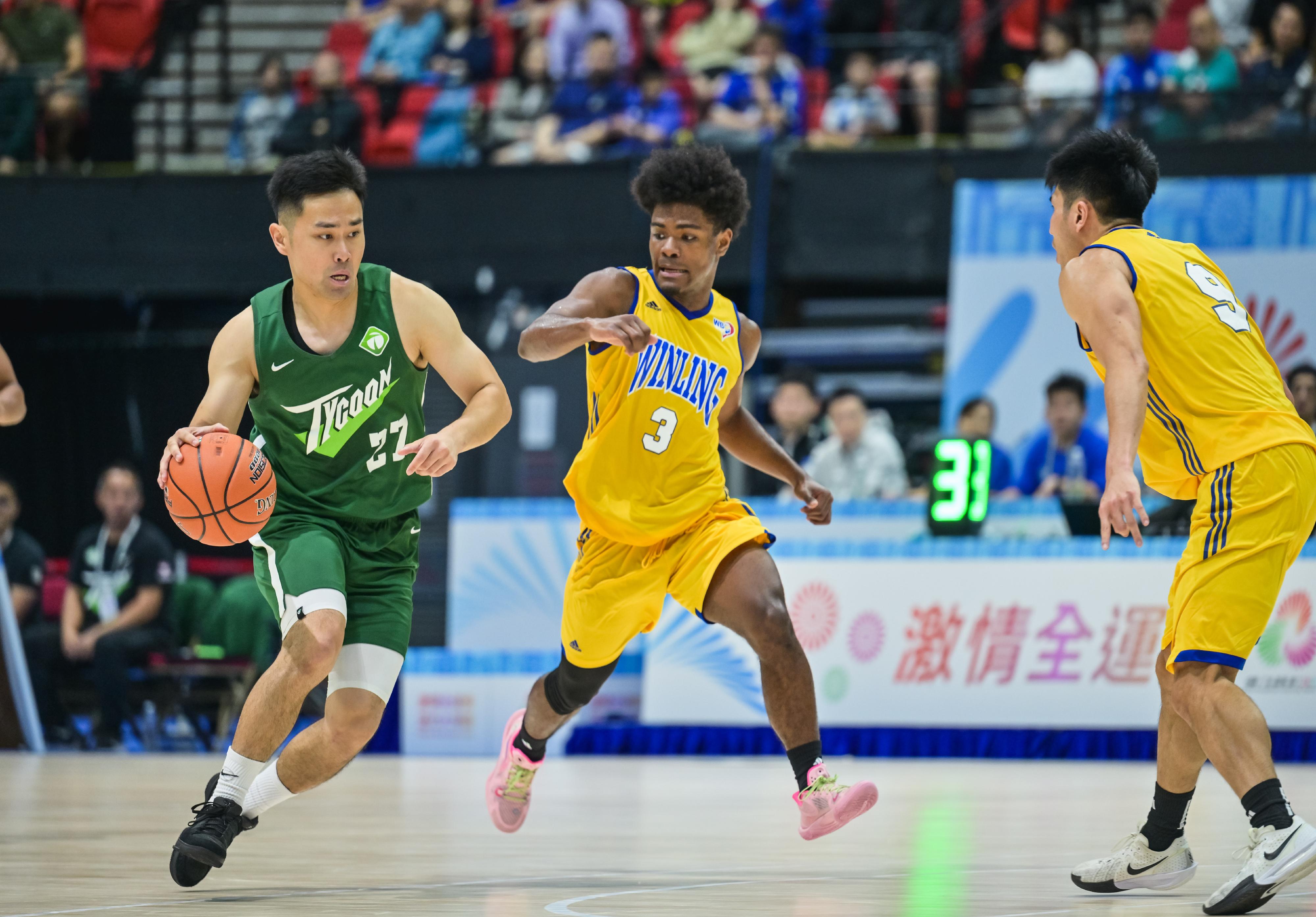 The 15th National Games Basketball (Men's U22) test event was held at the Hong Kong Coliseum in Hung Hom on April 26. Photos shows Hong Kong A1 Division Championship basketball teams Winling and Tycoon competing at the event.