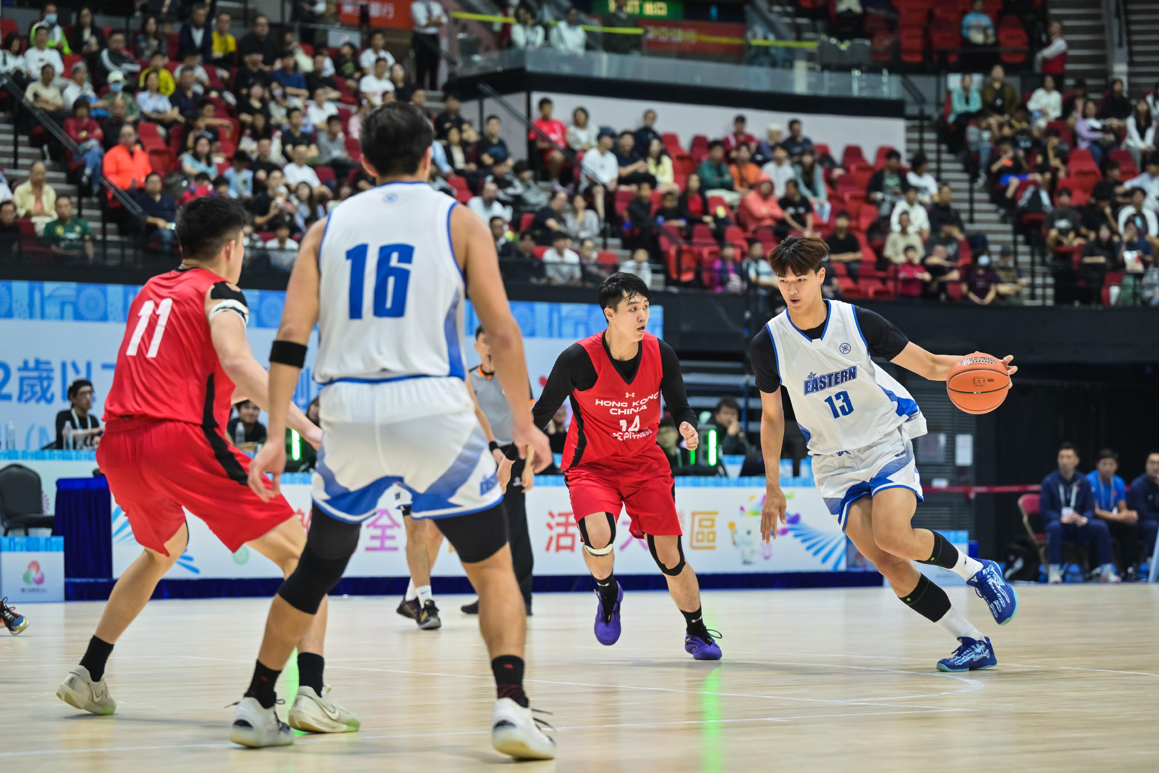 The 15th National Games Basketball (Men's U22) test event was held at the Hong Kong Coliseum in Hung Hom on April 26. Photos shows Hong Kong A1 Division Championship basketball team Hong Kong Eastern competing with the Hong Kong Men's U22 representative team at the event.