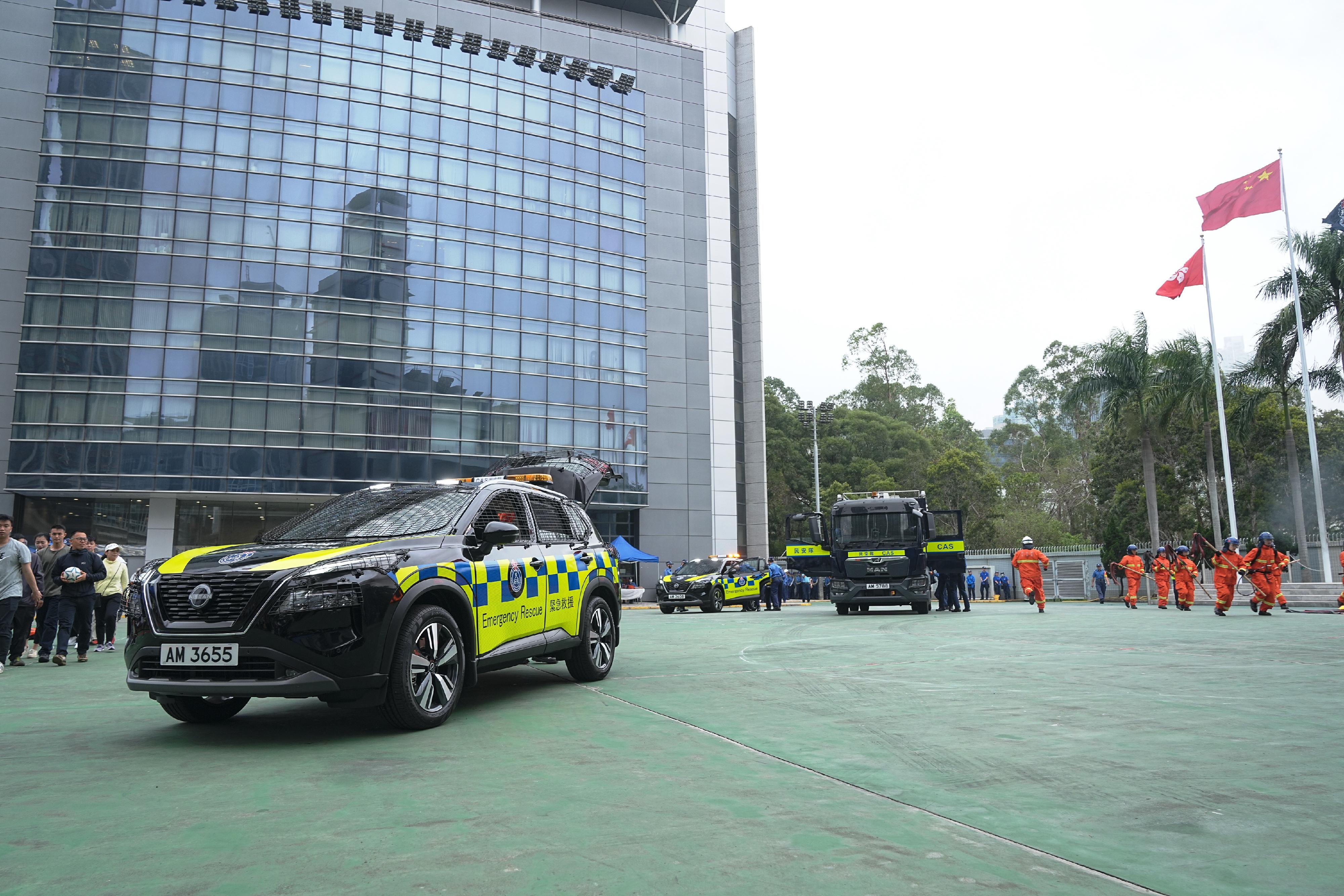 The Civil Aid Service (CAS) held the Passing-out Parade for the 90th Recruits and 13th Tactical Force Secondment Scheme at its headquarters today (April 27). Photo shows the CAS new All Terrain Vehicle and emergency power supply vehicle.