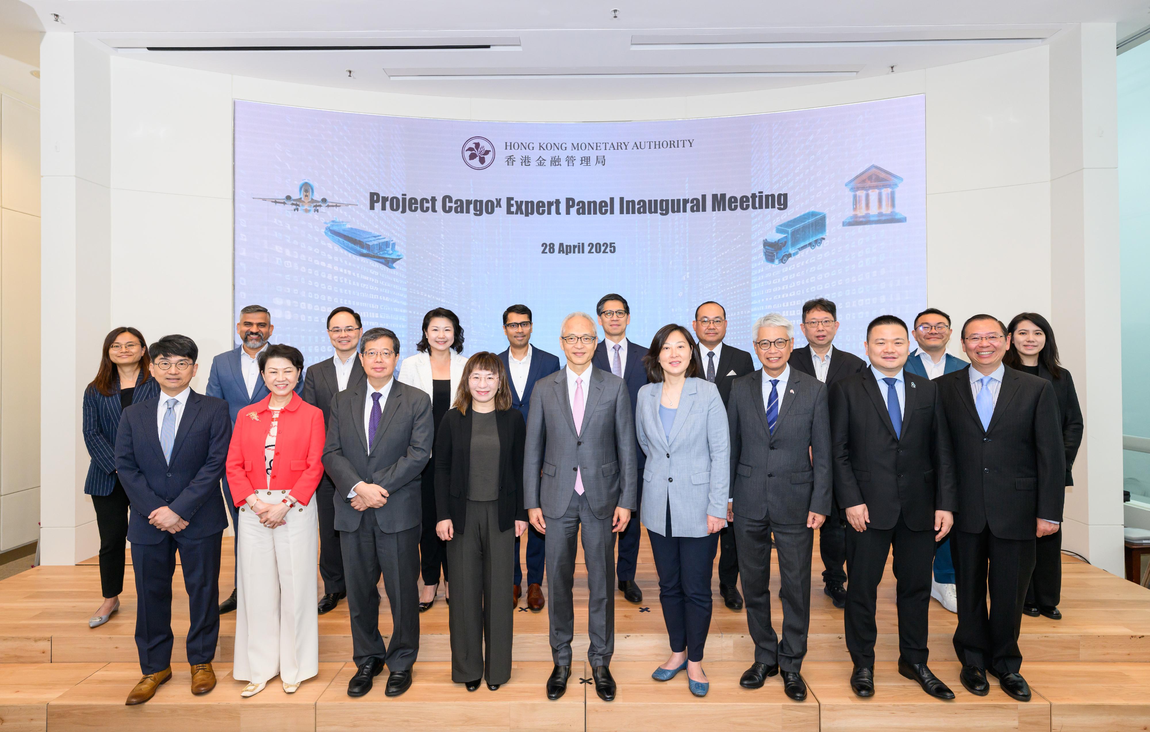 The Hong Kong Monetary Authority (HKMA) announced today (April 28) the establishment of an Expert Panel on Project CargoX (the Expert Panel). Photo shows Deputy Chief Executive of the HKMA, Mr Howard Lee (front row, centre), and the Executive Director (Financial Infrastructure) of the HKMA, Mr Nelson Chow (front row, first left), with members of the Expert Panel at the inaugural meeting.