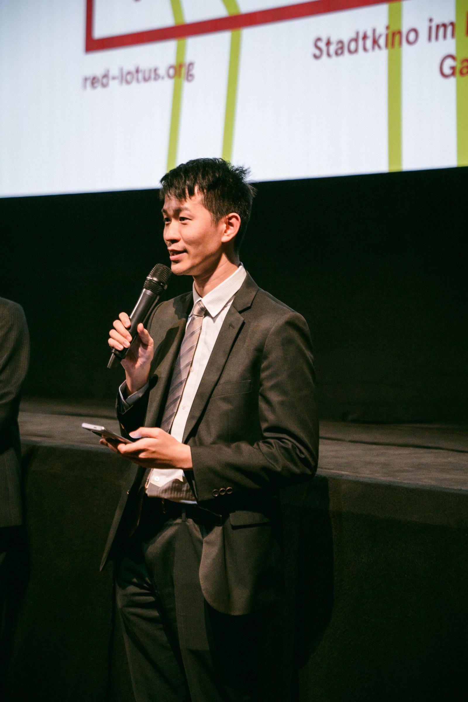The Hong Kong Economic and Trade Office, Berlin supported the 4th Red Lotus Asian Film Festival in Vienna, Austria. Photo shows the Deputy Director of the Hong Kong Economic and Trade Office, Berlin, Mr Billy Leung, speaking before the screening of the opening film on April 25 (Vienna time).