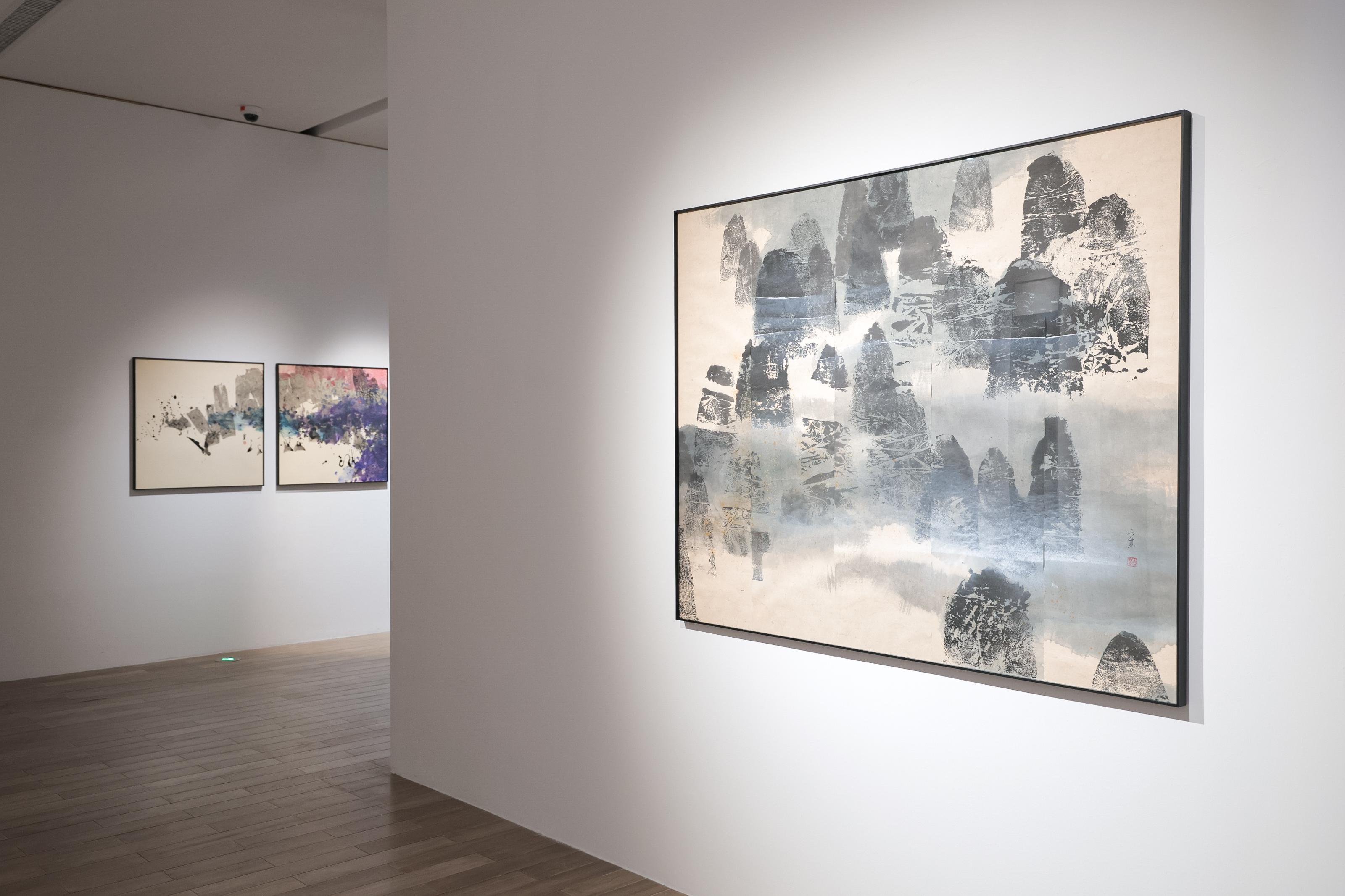 Co-organised by the Art Promotion Office and the Shenzhen Fringe Art Center, the first thematic exhibition, "Ink Impressions and Silk Inspirations" of the "Ink Art Ensembles" exhibition series in the Greater Bay Area, is on display until June 9 at the Guangming Culture and Art Center. Photo shows the ink artworks by Hong Kong artist Raymond Fung.