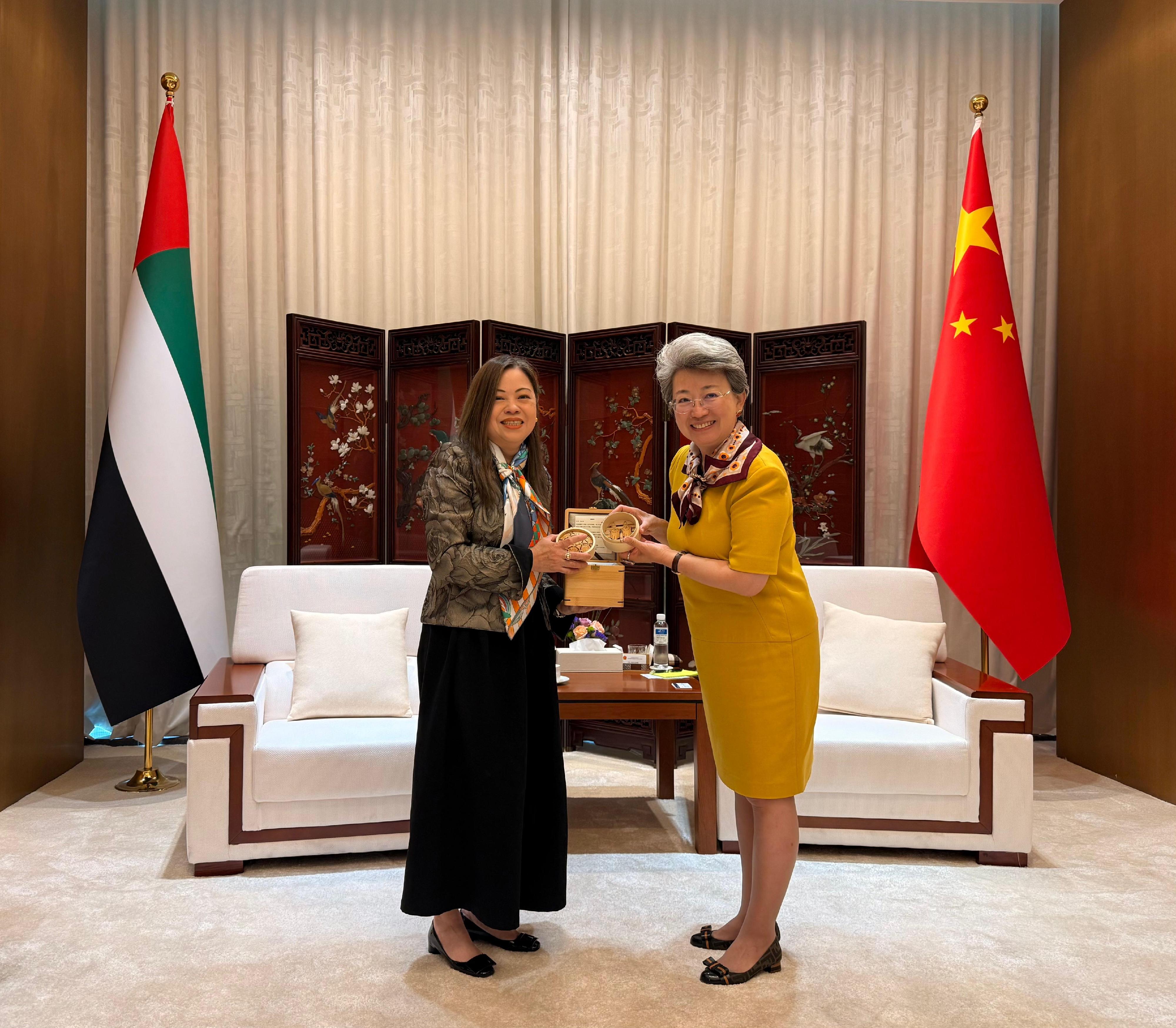 The Secretary for Culture, Sports and Tourism, Miss Rosanna Law, started her visit to Dubai, the United Arab Emirates (UAE) yesterday (April 28, Dubai time). Miss Law (left) paid a courtesy call on the Consul-General of the People's Republic of China in Dubai, Ms Ou Boqian (right), in the morning. During the meeting, she reported on the recent work of the Culture, Sports, and Tourism Bureau and outlined plans to fostering collaboration and building stronger connections between Hong Kong and the Middle East.
