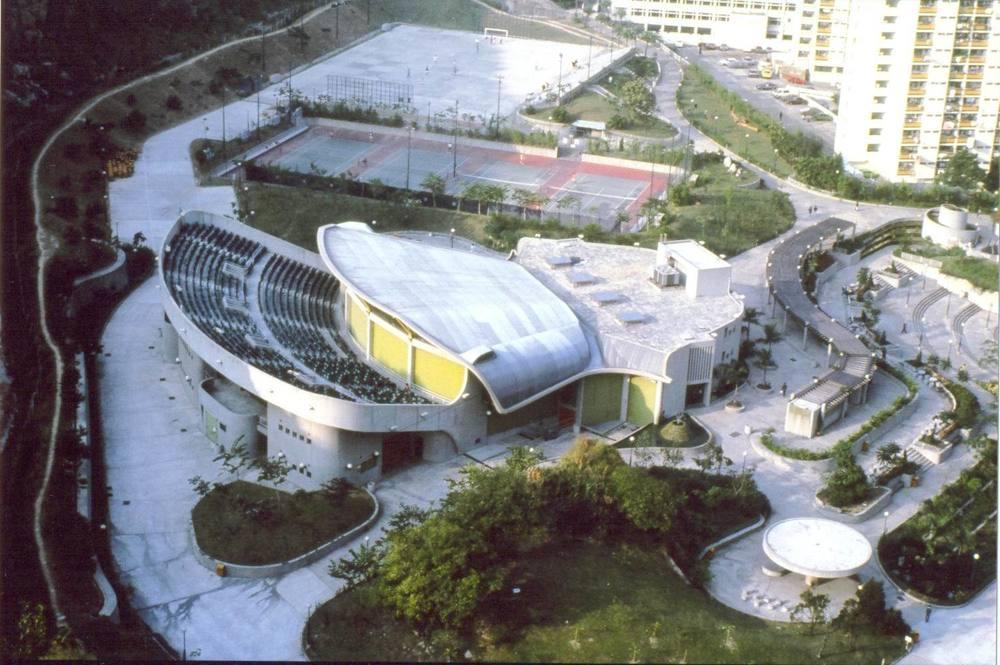 康樂及文化事務署主辦的「香港流行文化節2025」將於六月舉行《高山祭》音樂會。圖示一九八三年落成啓用的高山劇場外貌。（圖片來源：高山劇場網頁）