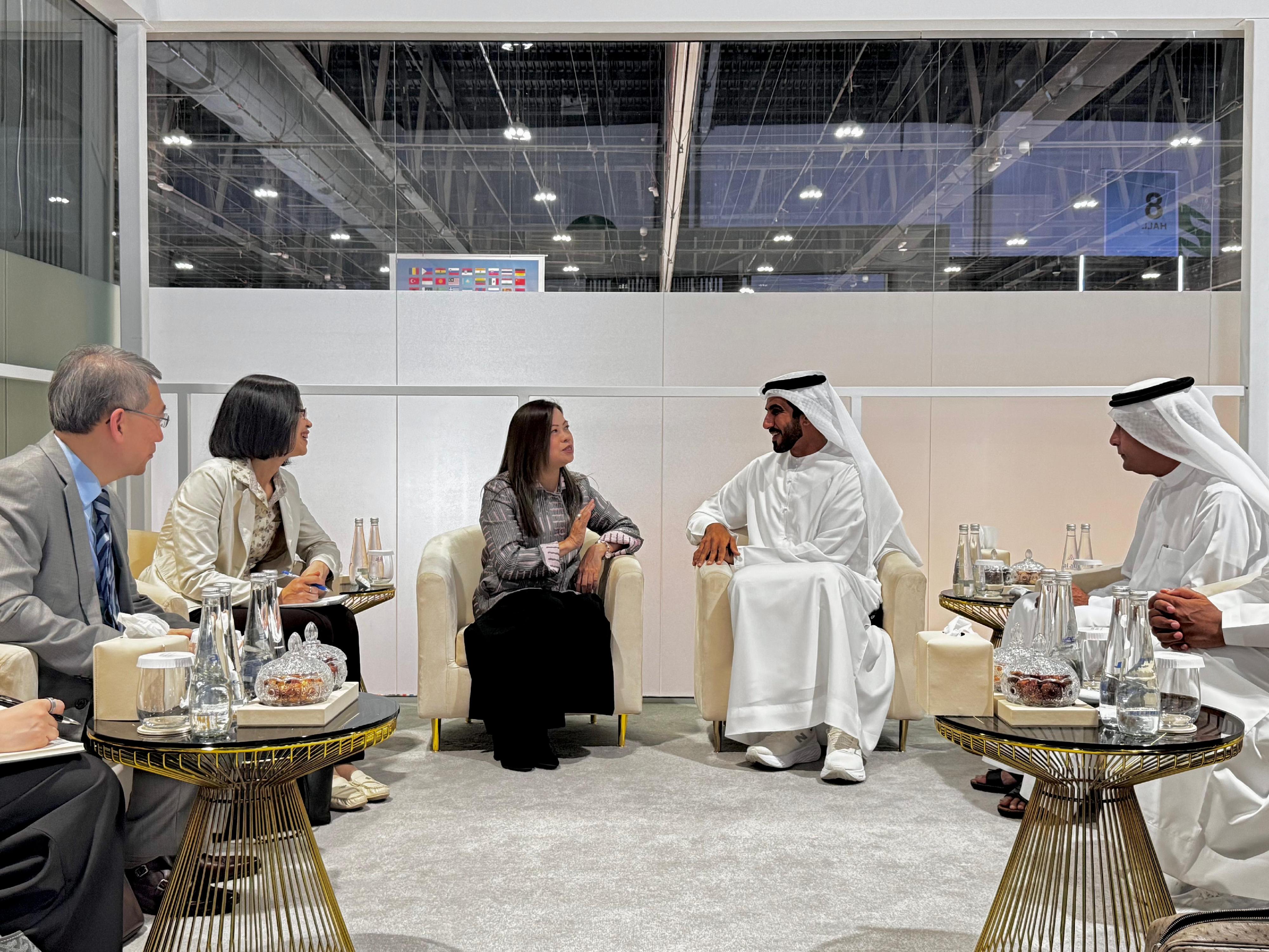 The Secretary for Culture, Sports and Tourism, Miss Rosanna Law, continued her visit to the United Arab Emirates (UAE) today (April 30, Abu Dhabi time). Photo shows Miss Law (centre) meeting with the Undersecretary of the Ministry of Culture of the UAE, HE Mubarak Al Nakhi (second right). The Deputy Commissioner for Tourism, Ms Joanne Chu (second left) and the Director-General of the Hong Kong Economic and Trade Office in Dubai, Mr Simon Chan (first left) , also attended.