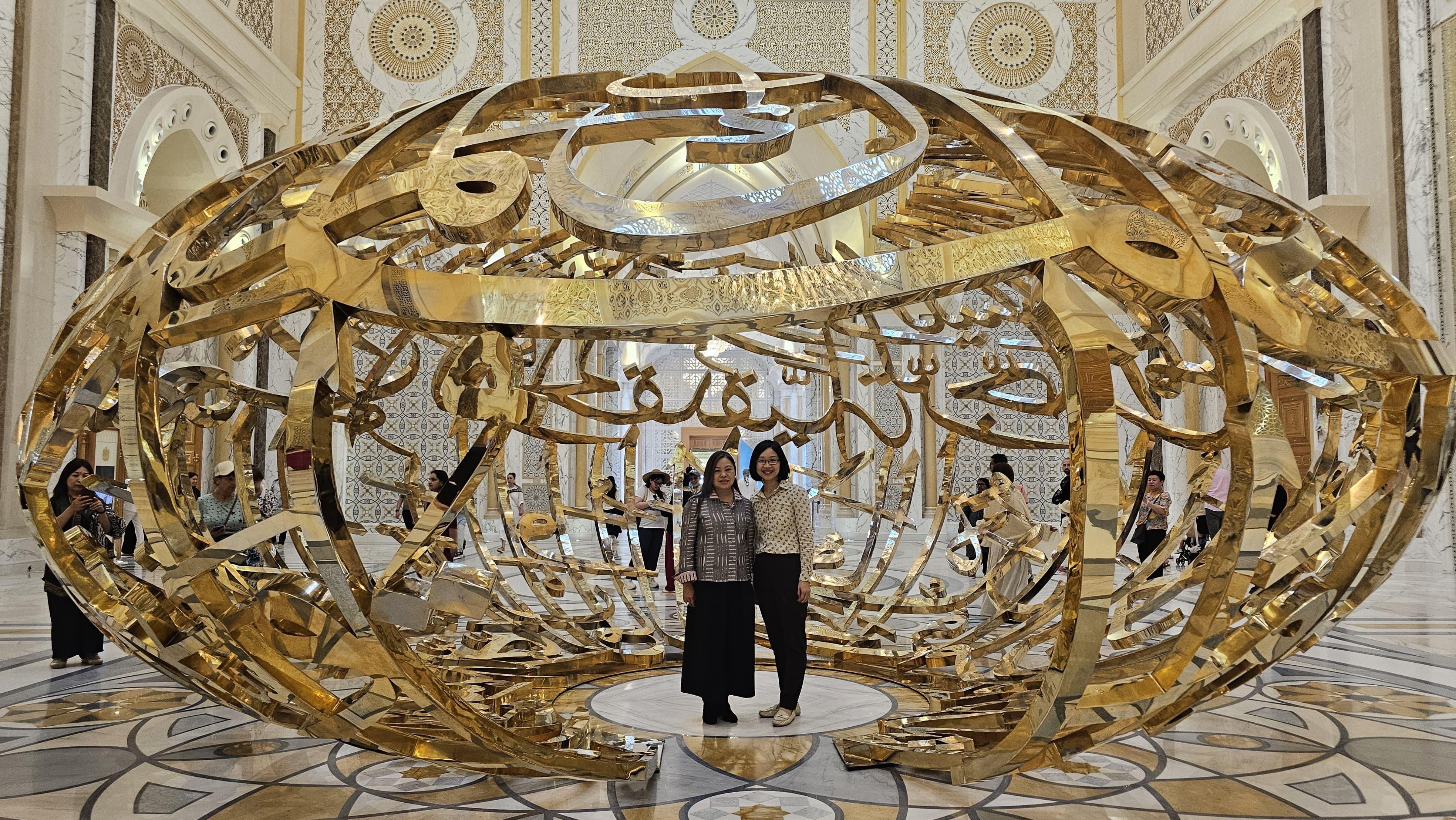 The Secretary for Culture, Sports and Tourism, Miss Rosanna Law, continued her visit to the United Arab Emirates today (April 30, Abu Dhabi time). Photo shows Miss Law (left) and the Deputy Commissioner for Tourism, Ms Joanne Chu (right), visiting the Qasr Al Watan, the Presidential Palace.