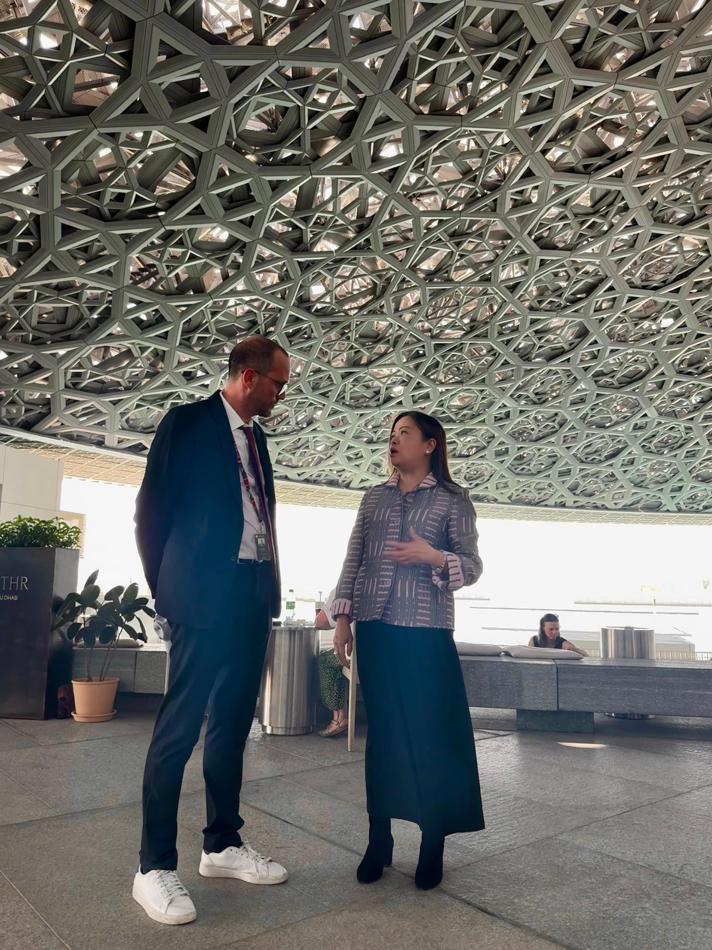 The Secretary for Culture, Sports and Tourism, Miss Rosanna Law, continued her visit to the United Arab Emirates today (April 30, Abu Dhabi time). Photo shows Miss Law (right) engaging with the Director of Louvre Abu Dhabi, Mr Manuel Rabaté (left).