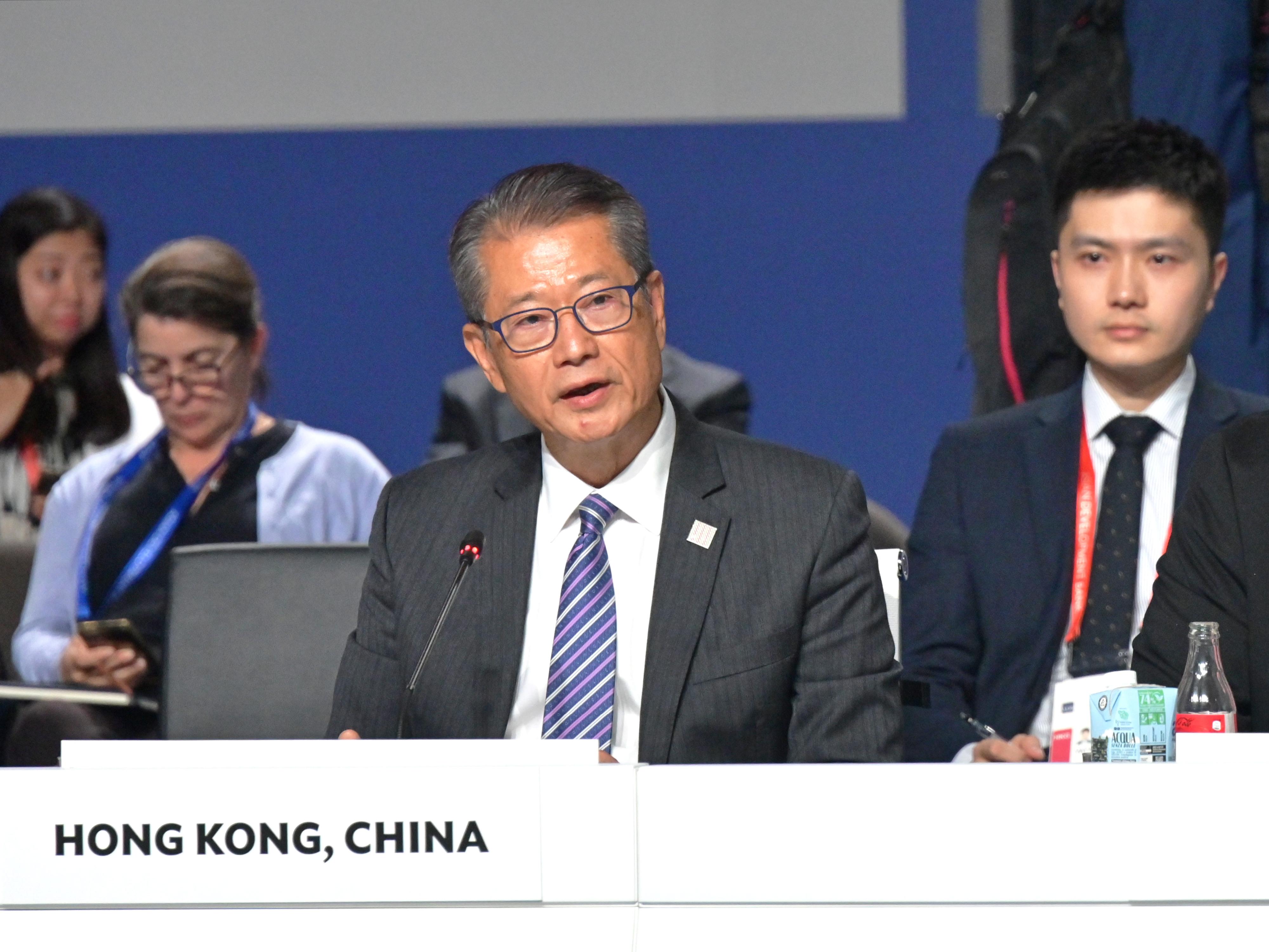 The Financial Secretary, Mr Paul Chan, continued his attendance yesterday (May 5, Milan time) at the 58th Annual Meeting of the Asian Development Bank in Milan, Italy.  Photo shows Mr Chan speaking at the Business Session of the Asian Development Bank Annual Meeting.