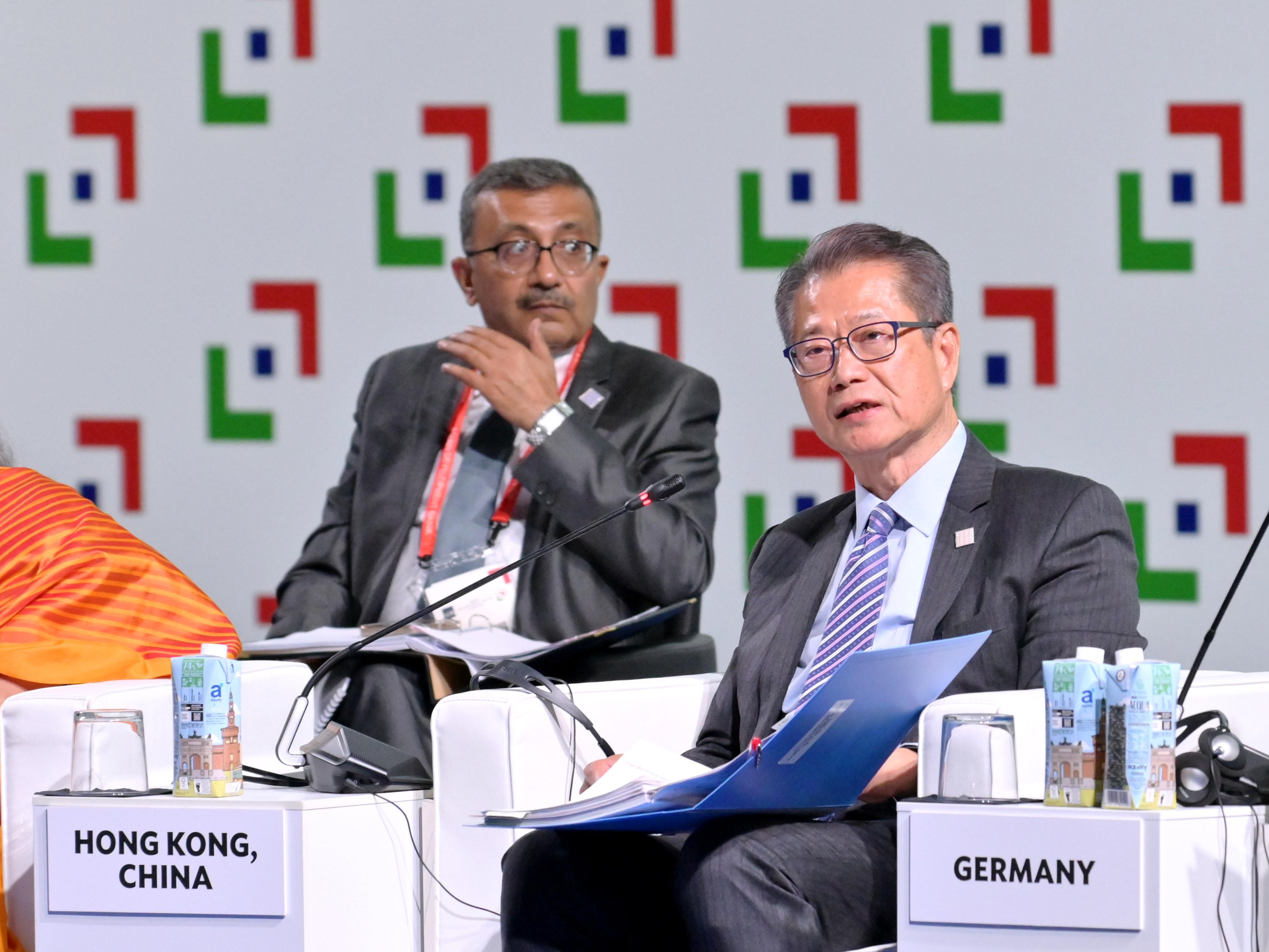 The Financial Secretary, Mr Paul Chan, continued his visit to Milan, Italy yesterday (May 6, Milan time) for the 58th Annual Meeting of the Asian Development Bank. Photo shows Mr Chan (right) speaking at the Governors' Plenary.