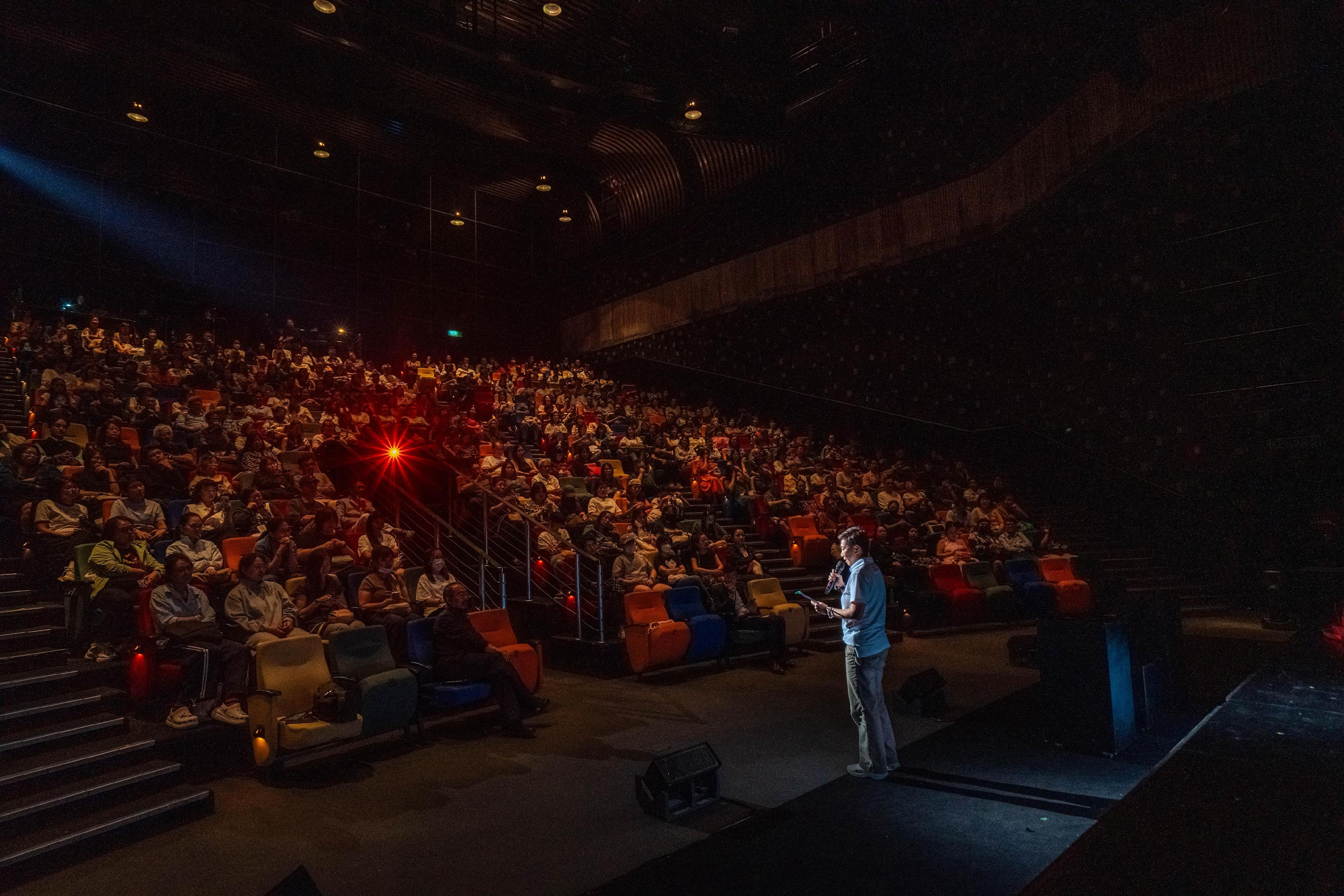 The Hong Kong Economic and Trade Office, Jakarta (HKETO Jakarta) supported the Asia tour of Hong Kong theatre group Zuni Icosahedron in Kuala Lumpur, Malaysia, to promote cultural and artistic exchange between Hong Kong and Malaysia. Photo shows the Director-General of the HKETO Jakarta, Miss Libera Cheng, delivering an opening remarks today (May 9).