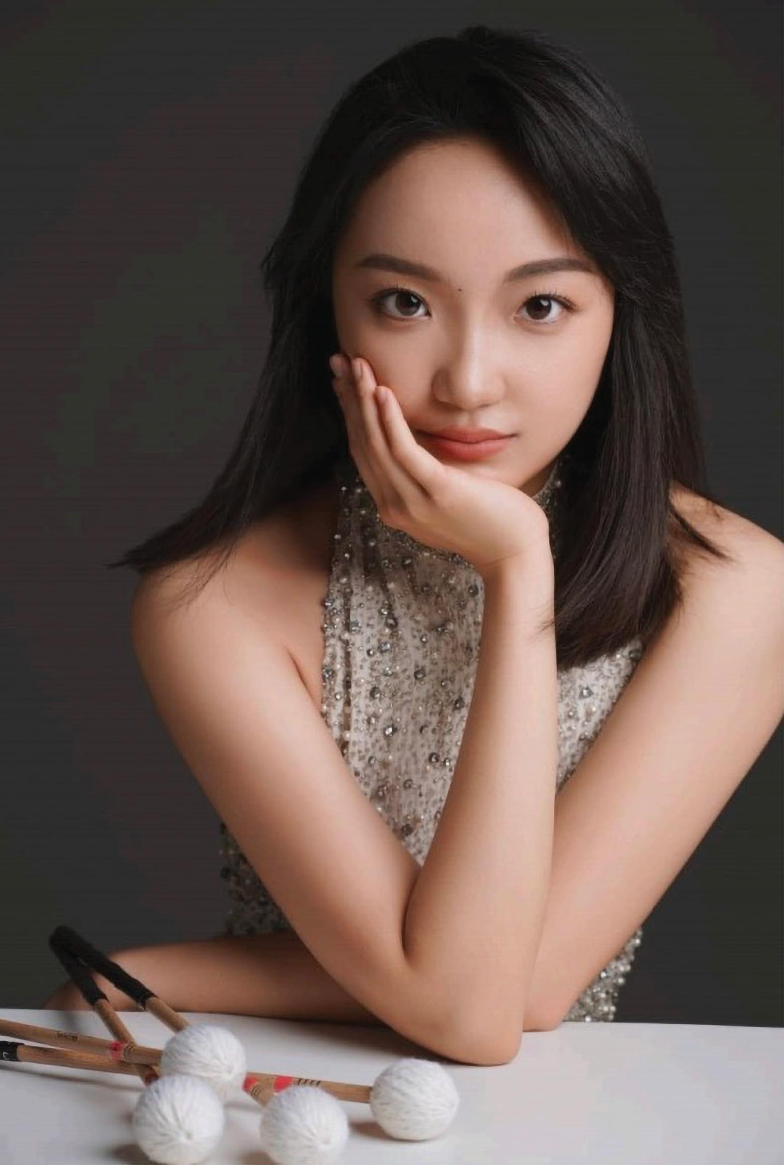 康樂及文化事務署主辦的「譚盾WE-音樂節」六月舉辦《湘西土家族女子打溜子樂團&香港女子打擊樂團音樂會》。圖示香港女子打擊樂團成員廖智敏。