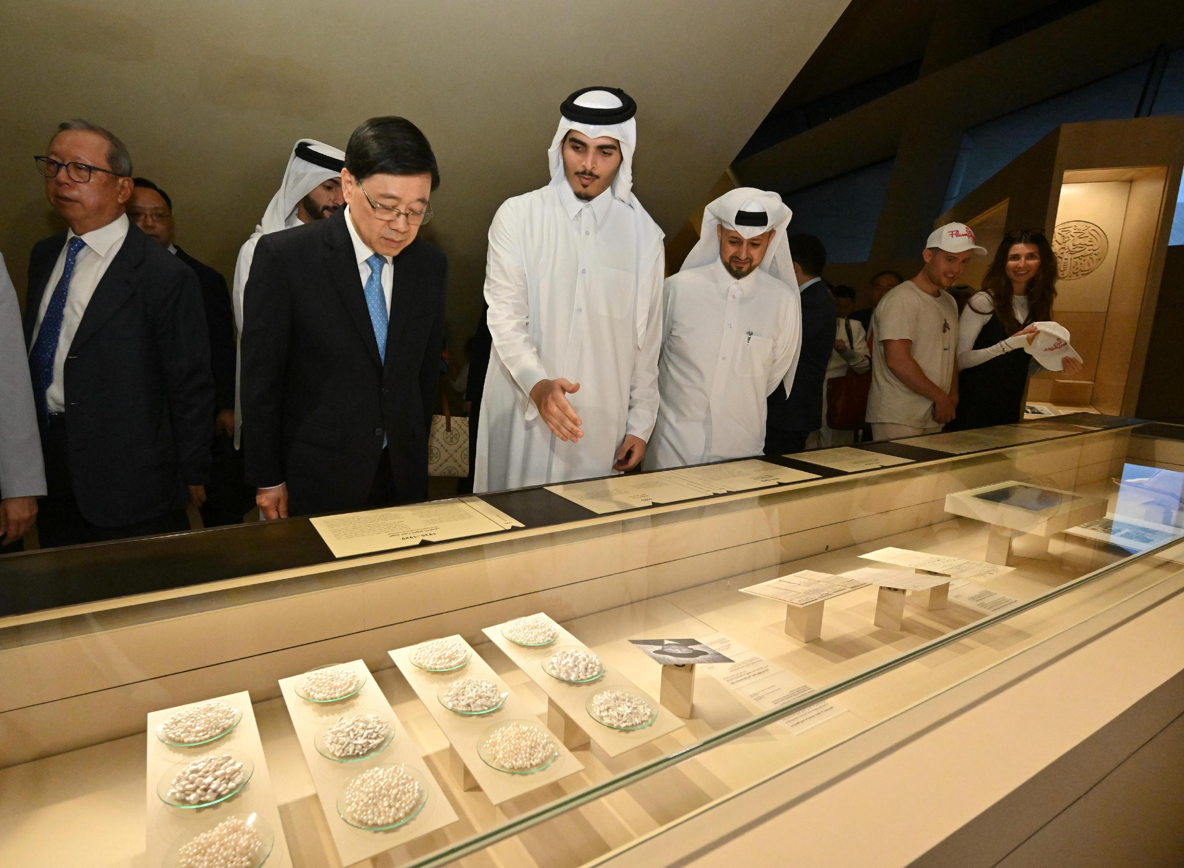 The Chief Executive, Mr John Lee (second left), today (May 11) visits the National Museum of Qatar to learn about the country's history and rich cultural heritage.