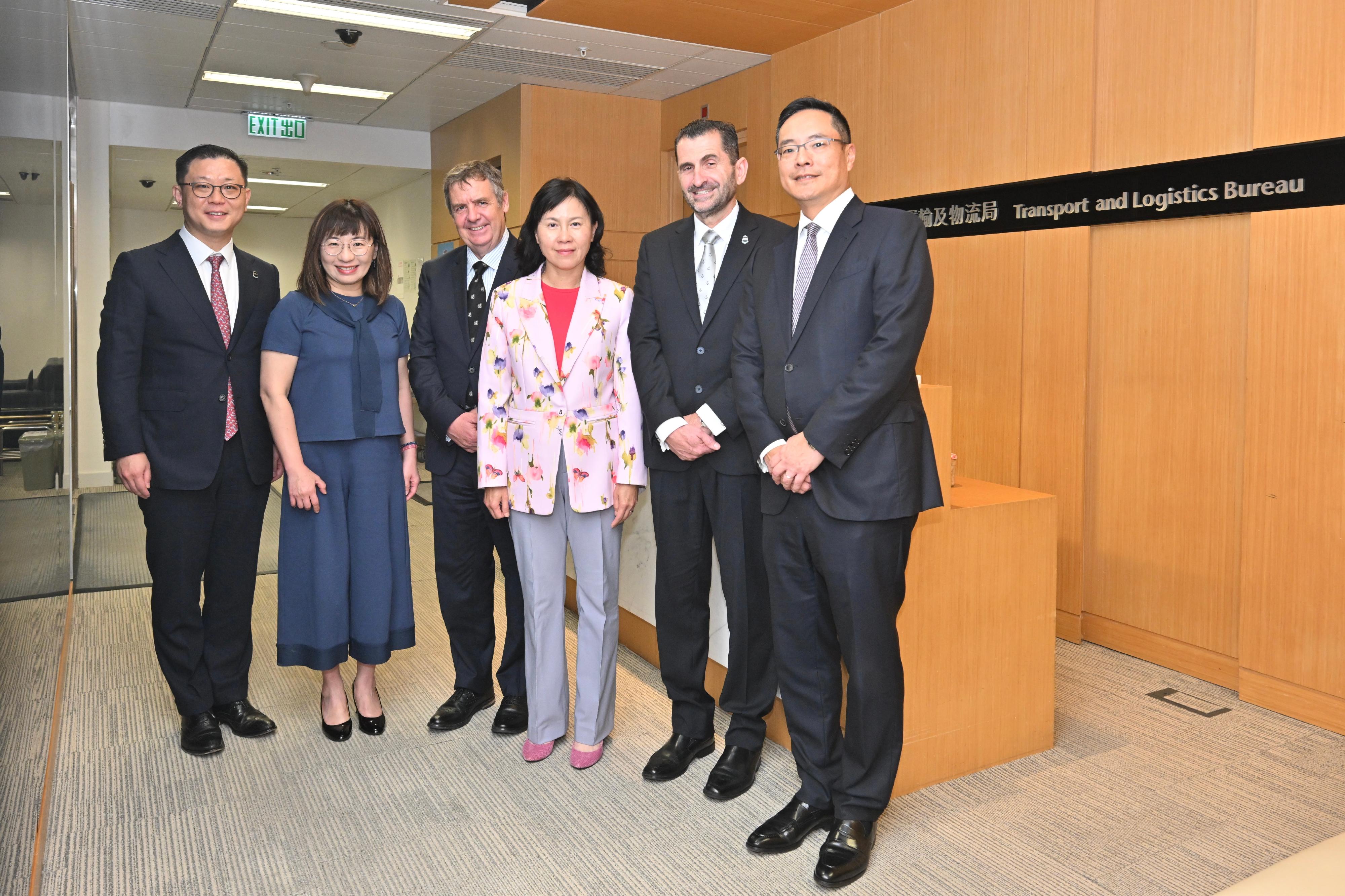 The Secretary for Transport and Logistics, Ms Mable Chan (third right), met with the Secretary General of the International Chamber of Shipping (ICS), Mr Guy Platten (third right), and his designated successor, Mr Thomas Kazakos (second right), today (May 12) to solidify plans for the Hong Kong Special Administrative Region Government and the ICS to co-host the second Global Maritime Trade Summit during Hong Kong Maritime Week in November this year. Photo shows Ms Chan with representatives of the ICS.